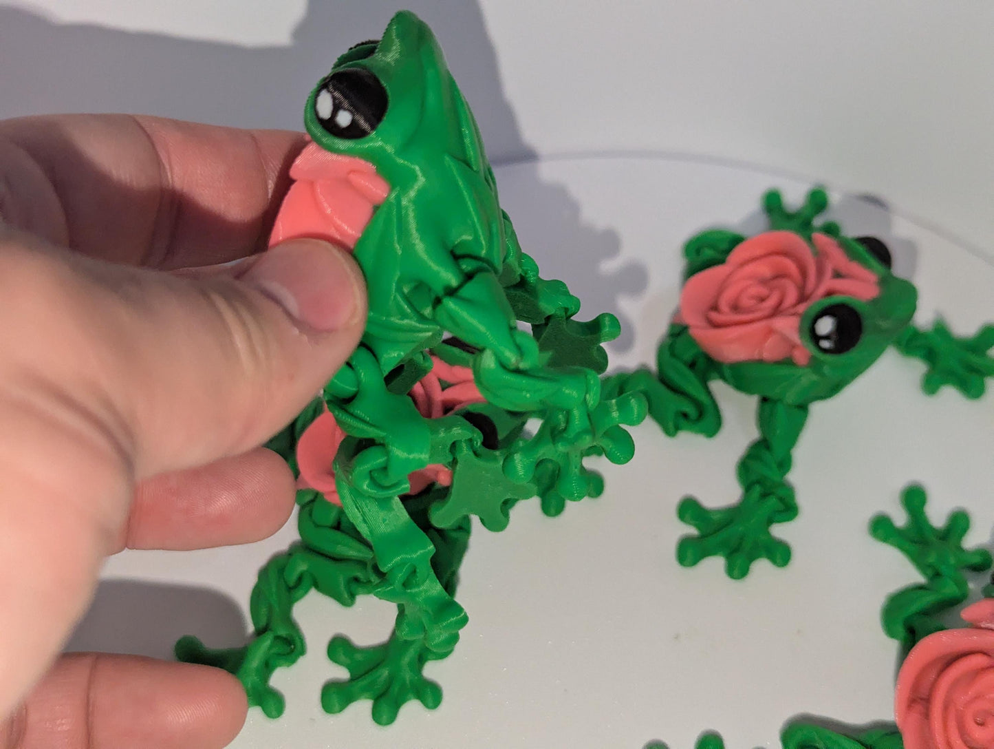 Rose Frog Articulated Toy – 3D Printed Flexible Frog | Frog Lover Gift | Kawaii Desk Pet, Rose Frog 3D Printed Toy , Anxiety and ADHD Relief
