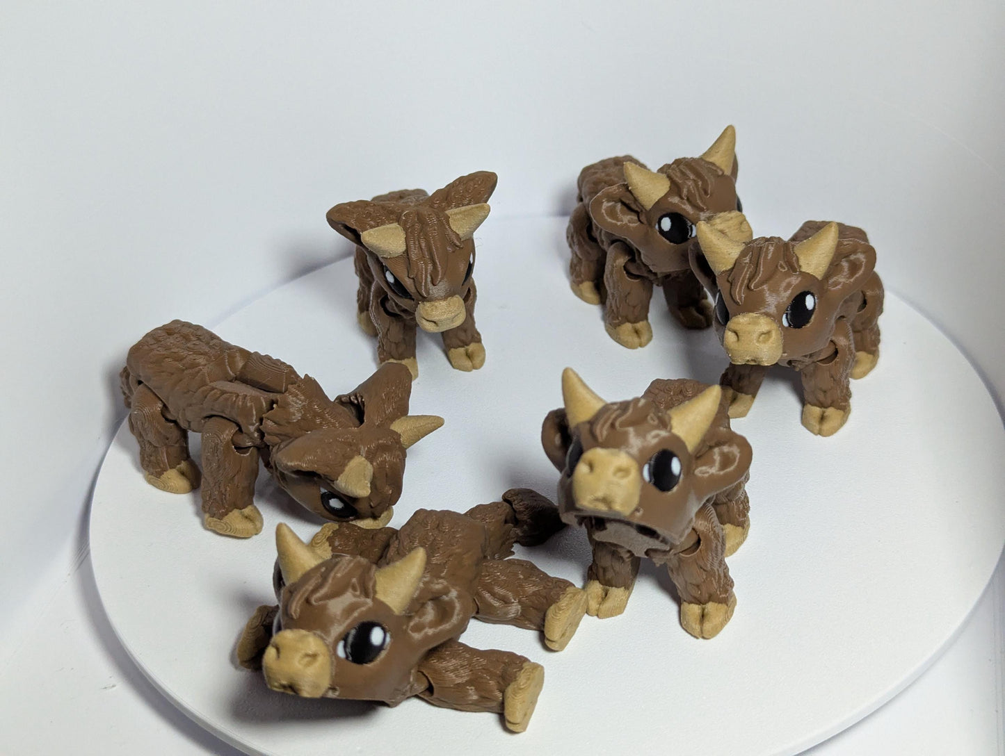 Articulated Highland Cow Fidget– Cute Farm Animal Collectible Toy 3d Printed cute Posable Highland Cow Figurine, Anxiety and ADHD Relief