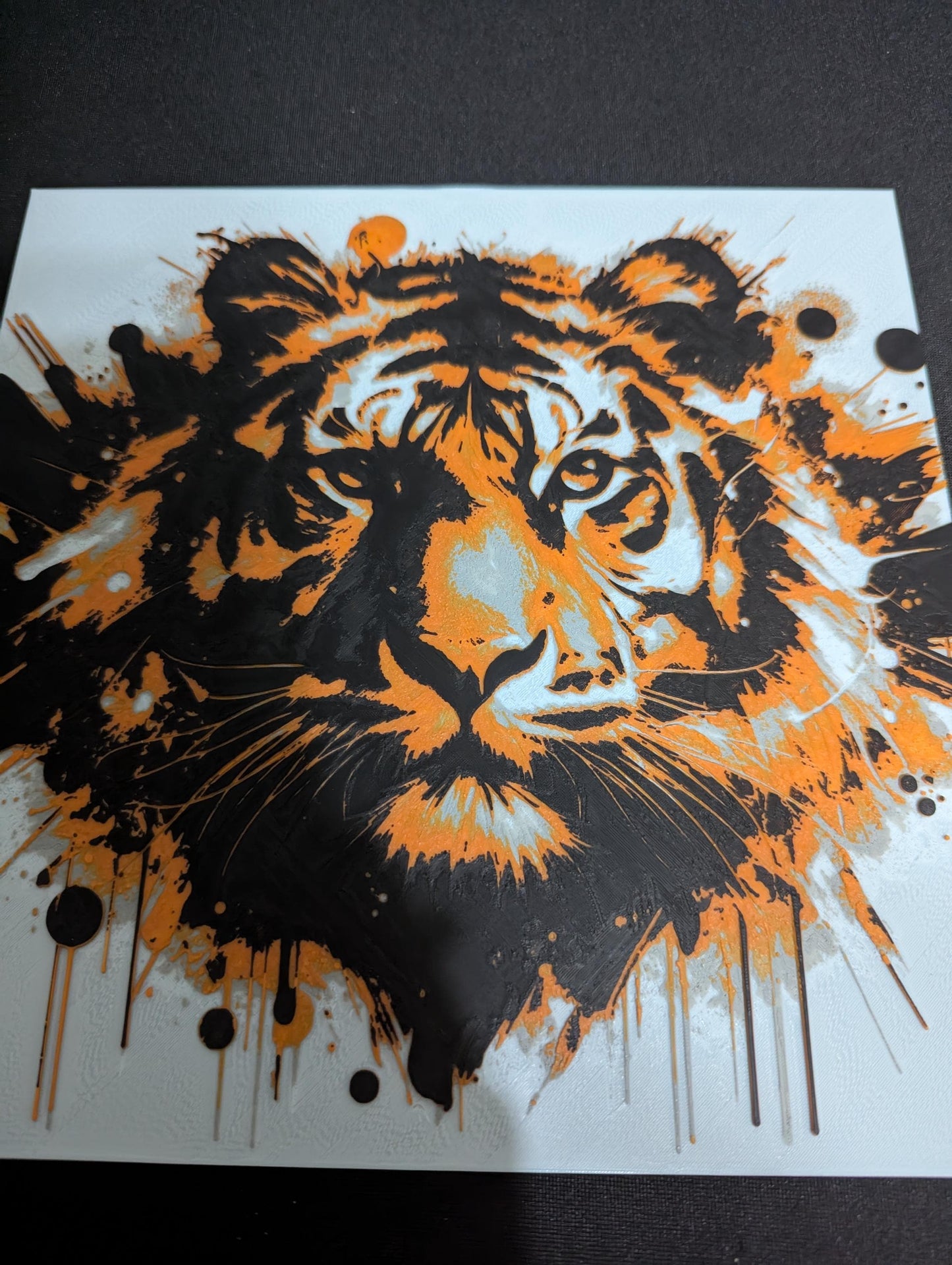 Hueforge Tiger Wall Art | 3D Printed Color Layered Animal Portrait | Modern Gradient Decor for Wildlife & Jungle Lovers