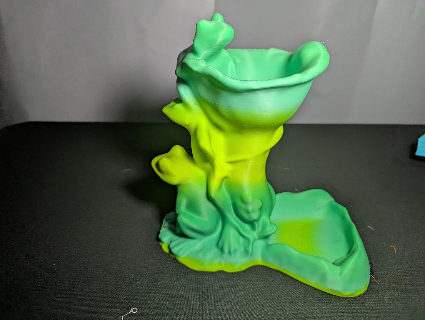 TTRPG Frog Dice Tower Whimsical 3D Printed DnD Dice Roller DnD, Pathfinder & RPG Druid Themed Dice Tower, Unique DM and player Dice Gift