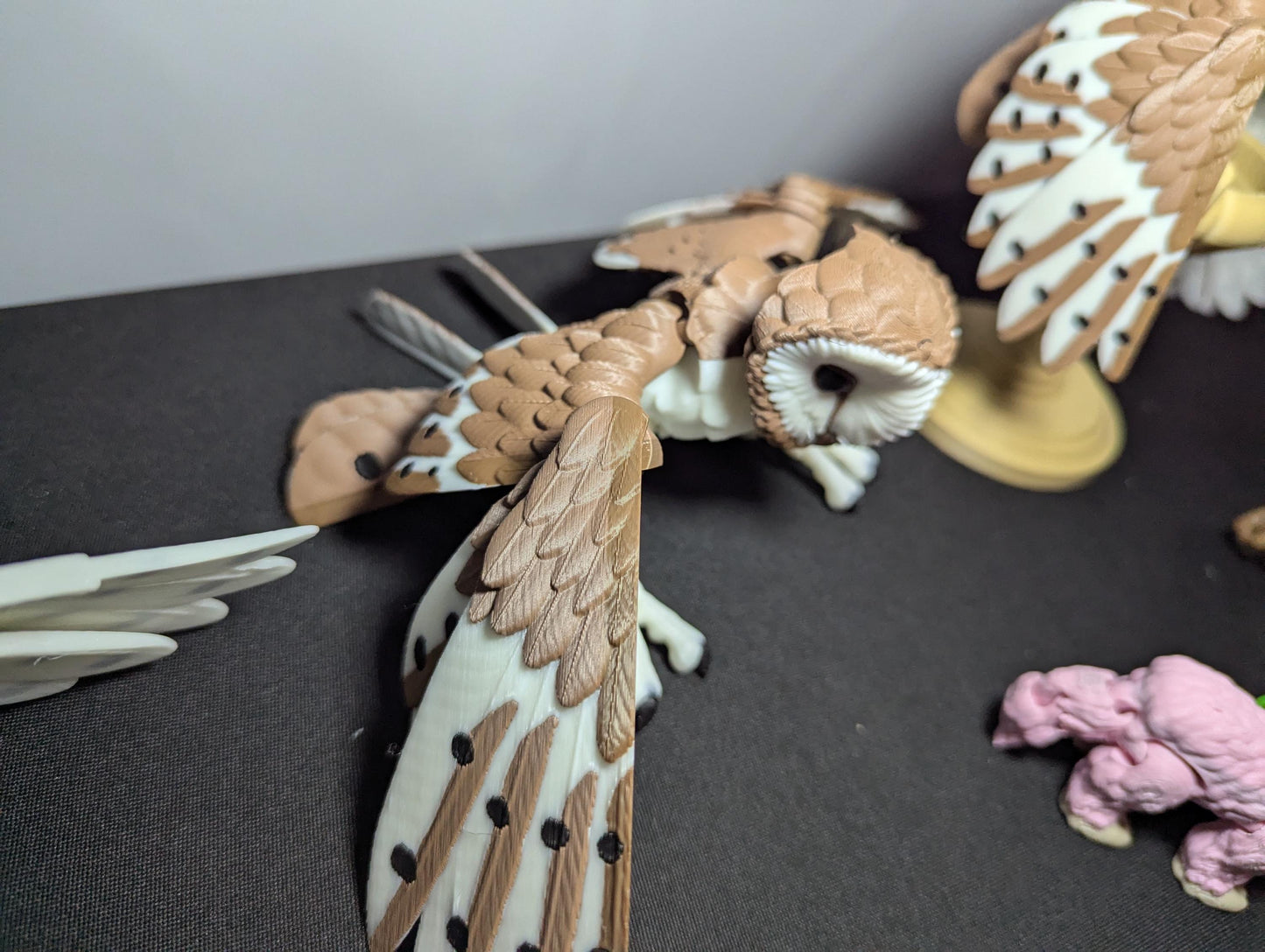 Articulated Barn Owl Figurine – Poseable Barn Owl with Movable Wings Poseable Owl Toy – Articulated Barn Owl 3D Print Collectible