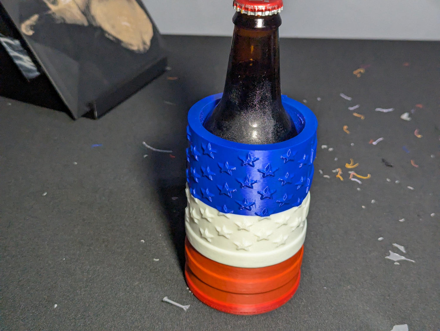 Stars & Stripes Drink Mug – Red White Blue Can Cozy - 3D Printed Fun Patriotic Beer Bottle Holder- American Flag Brew Mug - Unique Can Cup
