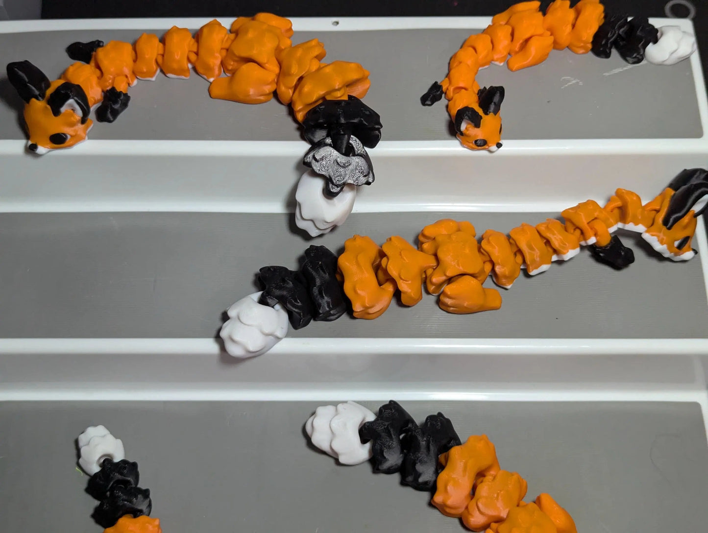 3D Printed Articulated Fox β Orange Black White Flexible Fidget Toy β Cute Fantasy Animal Desk Pet β Unique Gift for Fox Lovers & Collectors