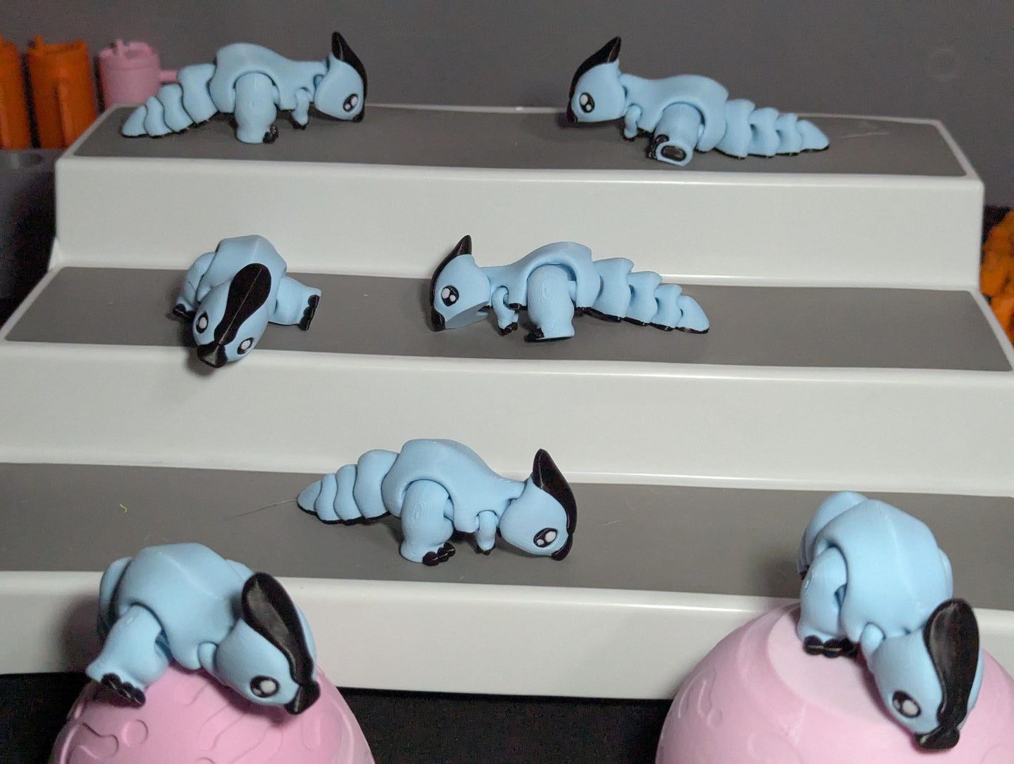 3D Printed Articulated Parasaur Blue Black Flexible Dinosaur Fidget Toy Cute Dino Figurine Unique Gift for Dinosaur Lovers Desk Pet Decor
