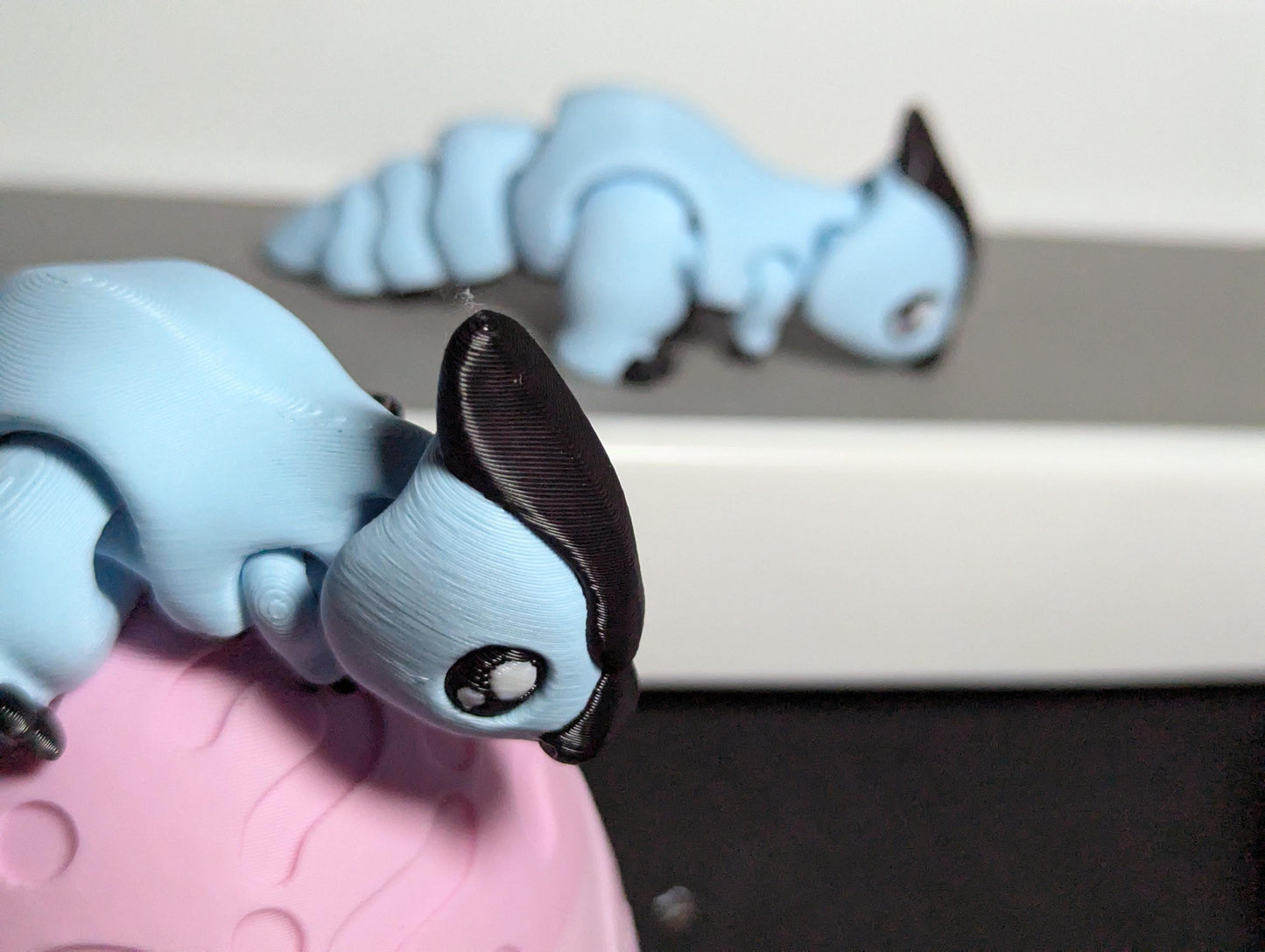 3D Printed Articulated Parasaur Blue Black Flexible Dinosaur Fidget Toy Cute Dino Figurine Unique Gift for Dinosaur Lovers Desk Pet Decor