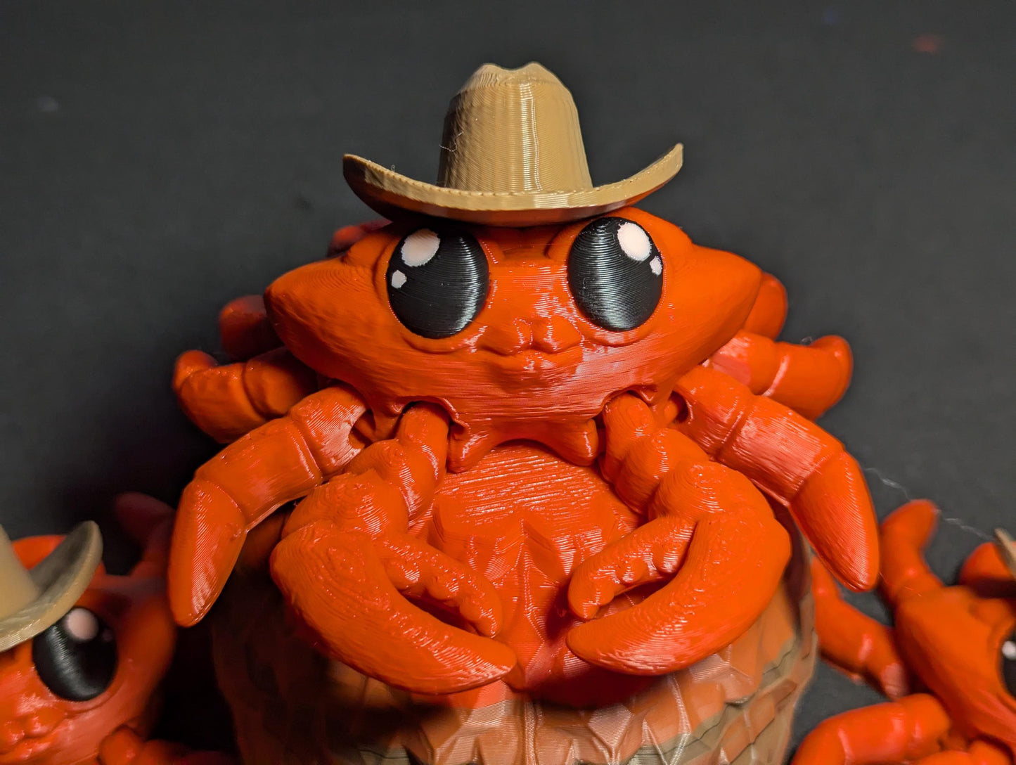 Cowboy Crab Figurines – 3D Printed Articulated Crabs with Hats | Cute Western Crustacean Toys | Multicolor Crab Decor