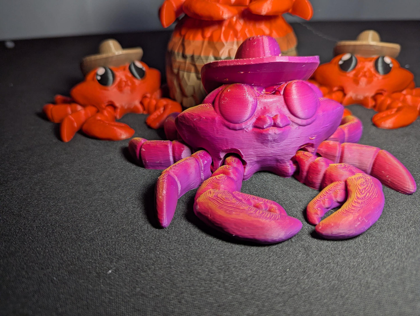 Cowboy Crab Figurines – 3D Printed Articulated Crabs with Hats | Cute Western Crustacean Toys | Multicolor Crab Decor