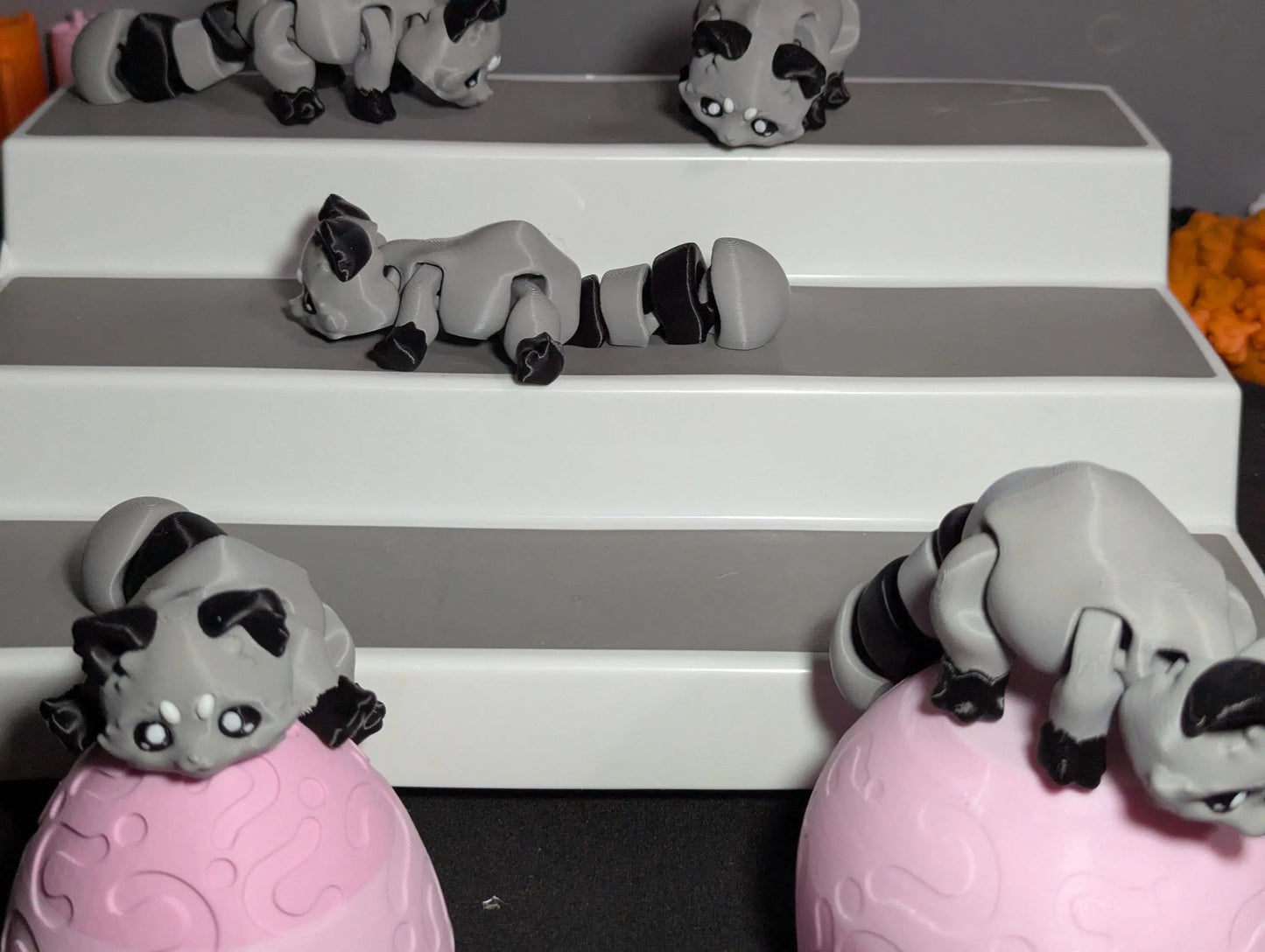 3D Printed Articulated Raccoon β Gray Black Flexible Fidget Toy β Cute Animal Figurine β Unique Gift for Raccoon Lovers β Desk Pet or Decor