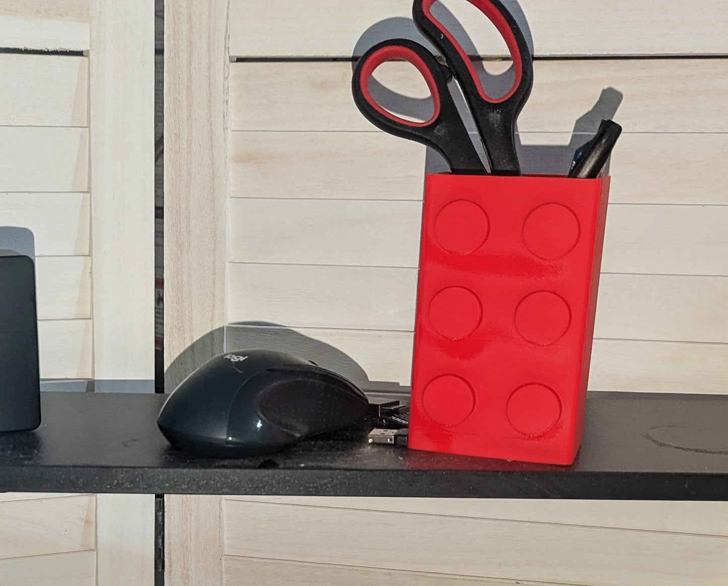 Brick-Inspired Pen Holder