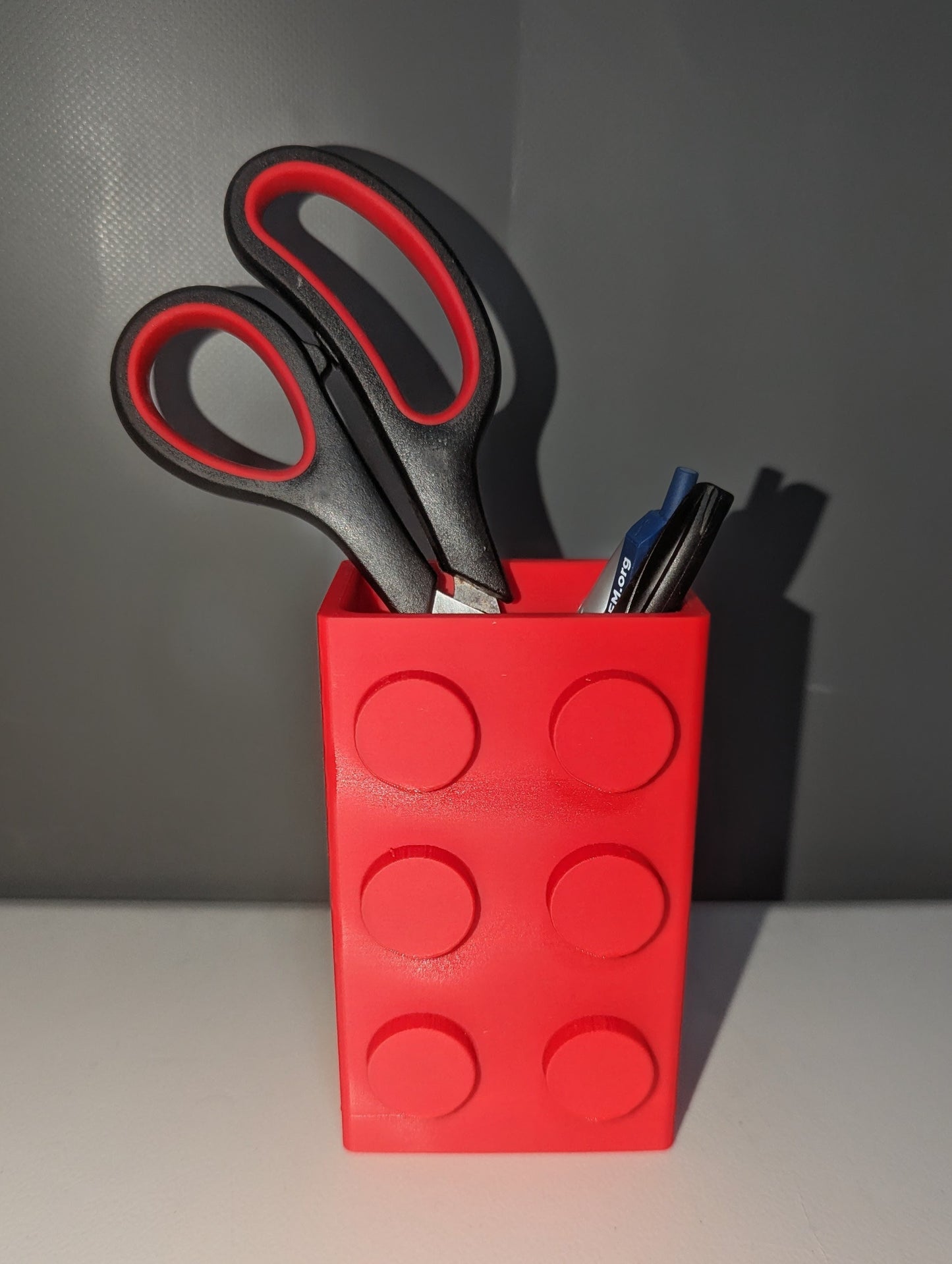 Brick-Inspired Pen Holder