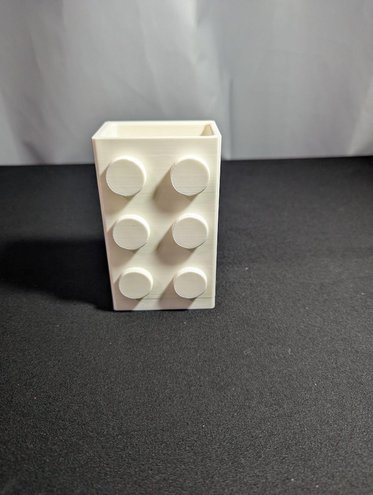 Brick-Inspired Pen Holder