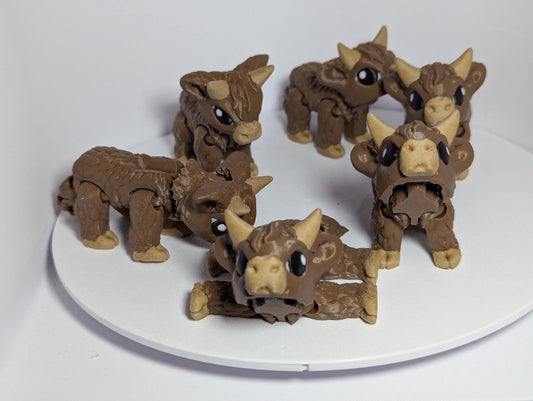 Articulated Highland Cow Fidget– Cute Farm Animal Collectible Toy 3d Printed cute Posable Highland Cow Figurine, Anxiety and ADHD Relief