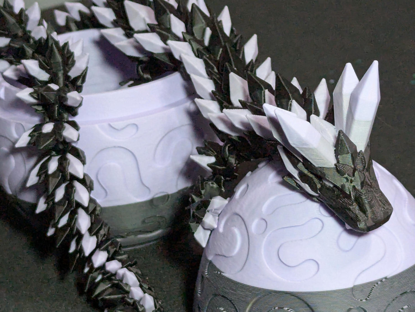 3D Printed Crystal Articulated Dragon, Dragon Egg, Dragon Toy Handmade Childrens Toys, Crystal Dragon with Dragon Egg Fidget Toy, Desk Decor