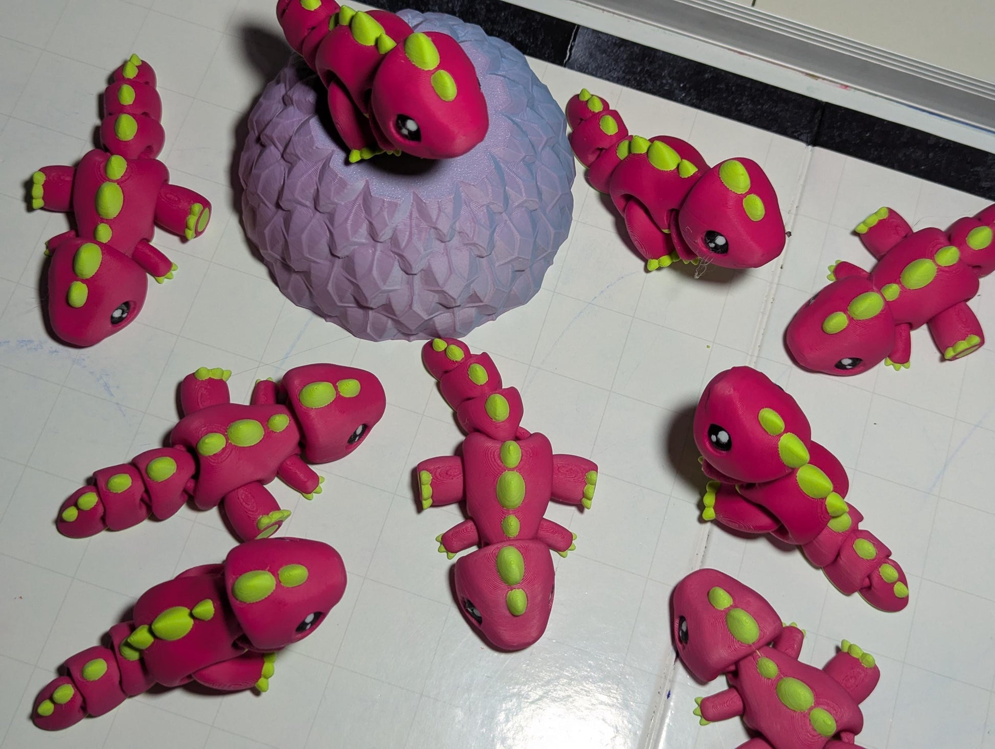 Mini Articulated Baby Dino – Pink & Green Fidget Toy – Cute Desk Pet or Gift