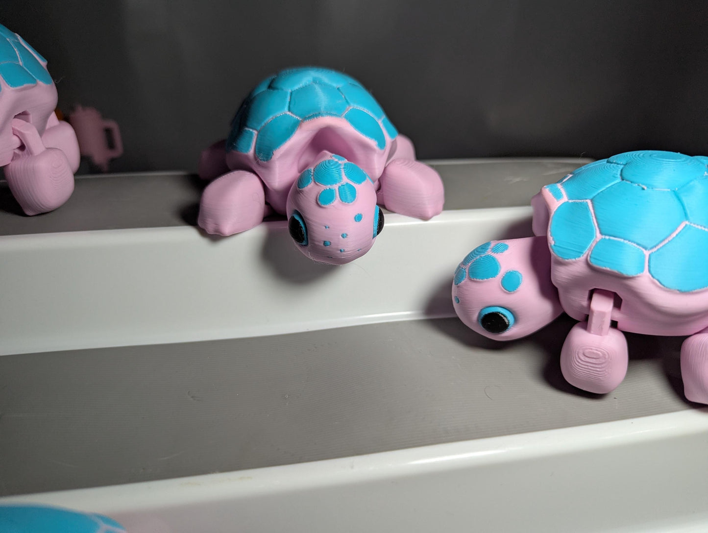 3D Printed Articulated Turtle Fidget Toy – Cute Turtle Desk Pet, Flexible Animal Gift for Kids & Adults, Colorful Collectible Desk Decor