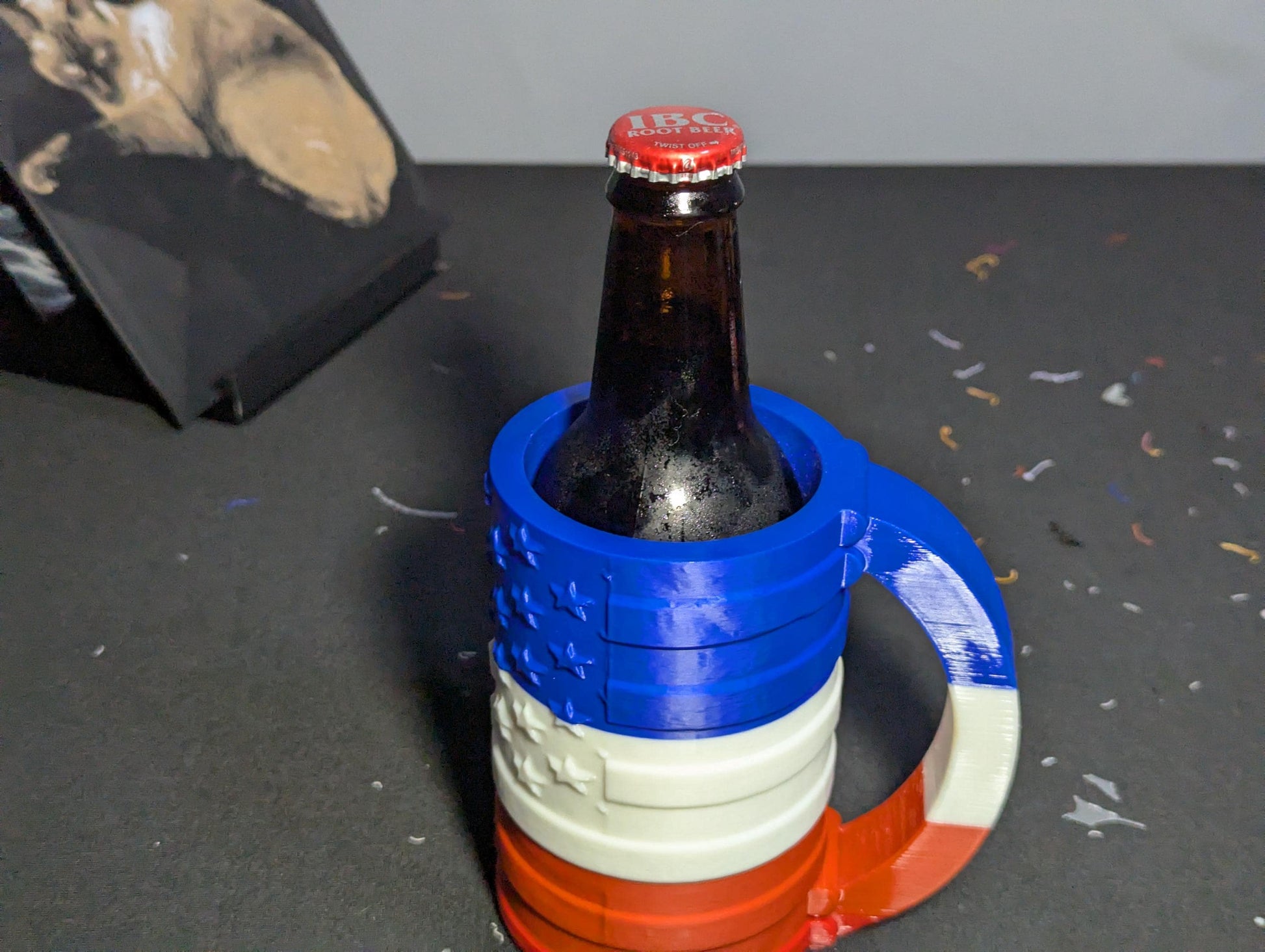 Stars & Stripes Drink Mug – Red White Blue Can Cozy - 3D Printed Fun Patriotic Beer Bottle Holder- American Flag Brew Mug - Unique Can Cup