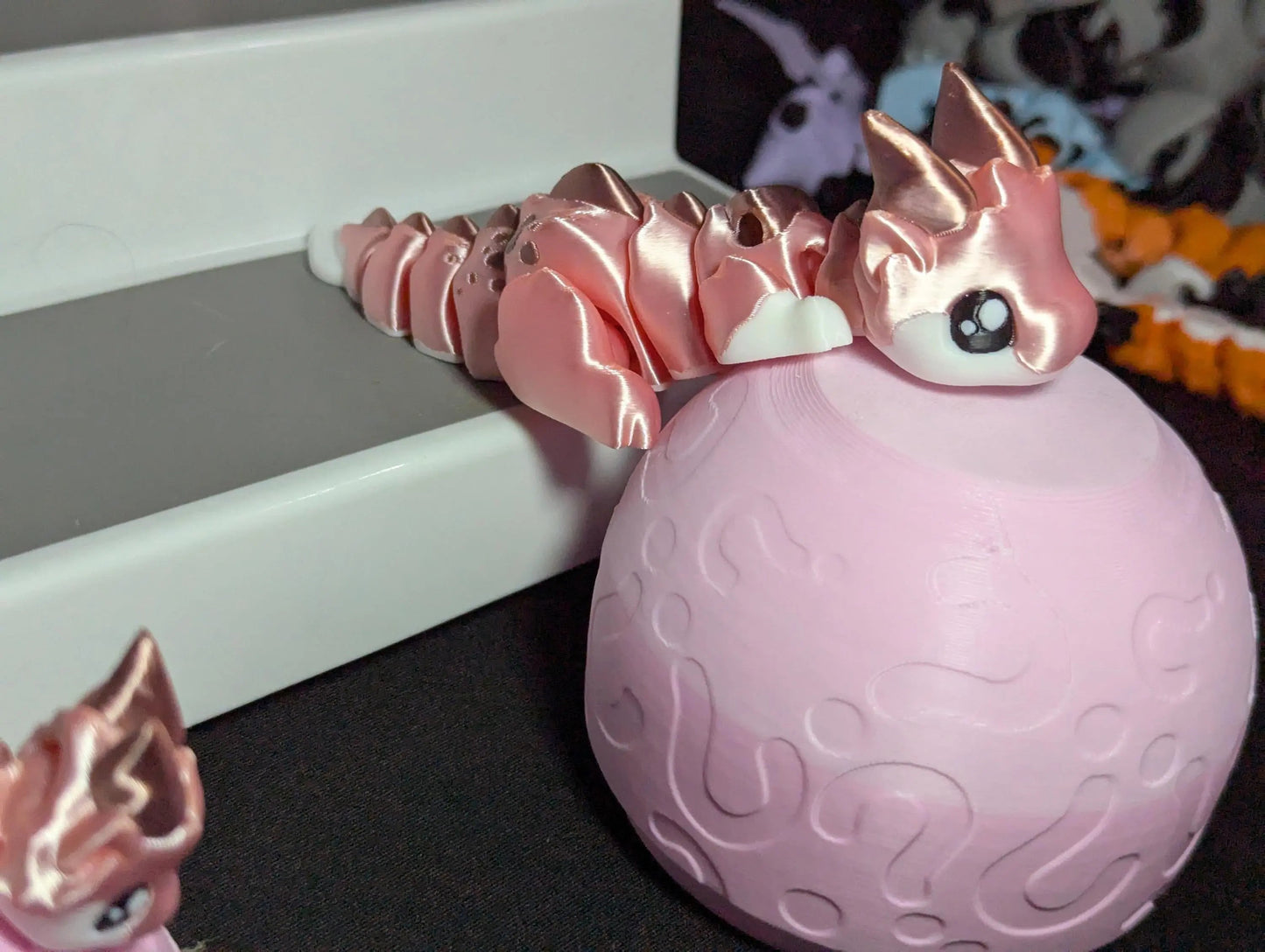 Articulated Rose Gold Baby Dragon Figurine – 3D Printed Fantasy Fidget Toy Cute Flexible Desk Pet Unique Gift for Dragon & Mythical Lovers