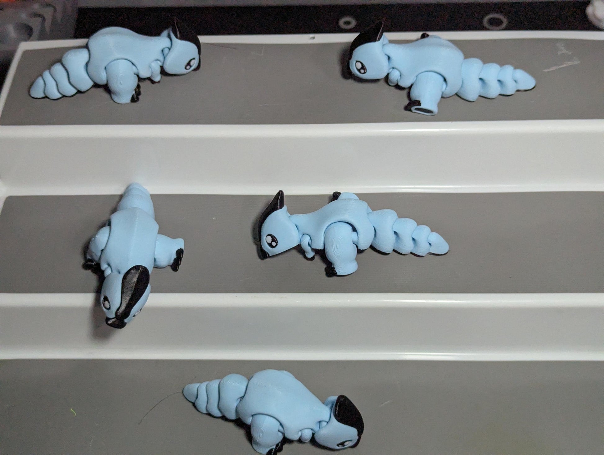 3D Printed Articulated Parasaur Blue Black Flexible Dinosaur Fidget Toy Cute Dino Figurine Unique Gift for Dinosaur Lovers Desk Pet Decor
