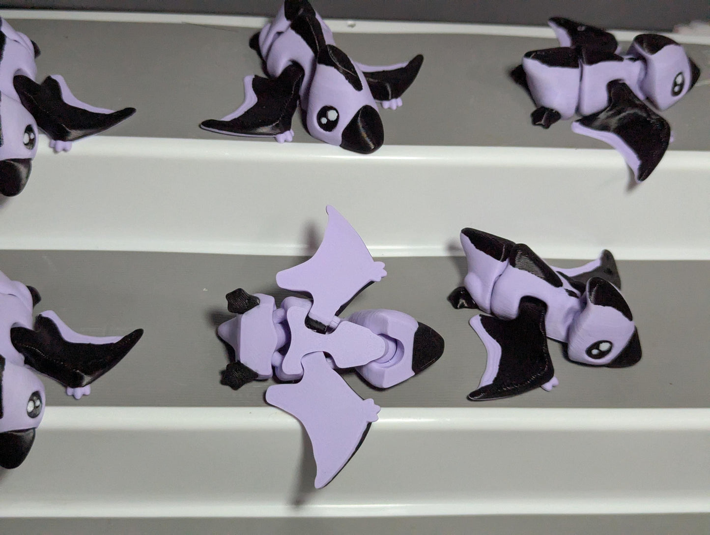 3D Printed Articulated Pterodactyl – Purple Black Flexible Dino Fidget Toy – Cute Dinosaur Figurine – Unique Gift for Dino Lovers – Desk Pet