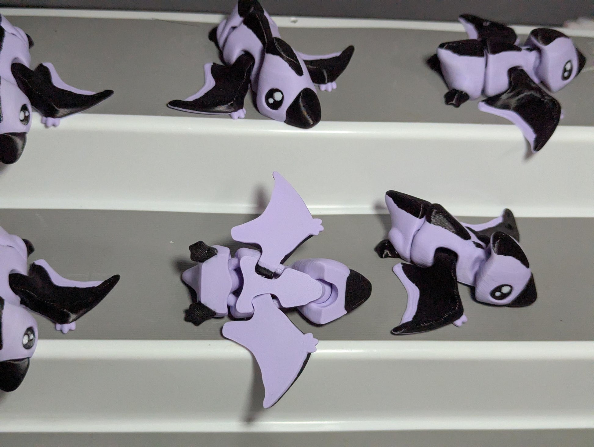3D Printed Articulated Pterodactyl – Purple Black Flexible Dino Fidget Toy – Cute Dinosaur Figurine – Unique Gift for Dino Lovers – Desk Pet