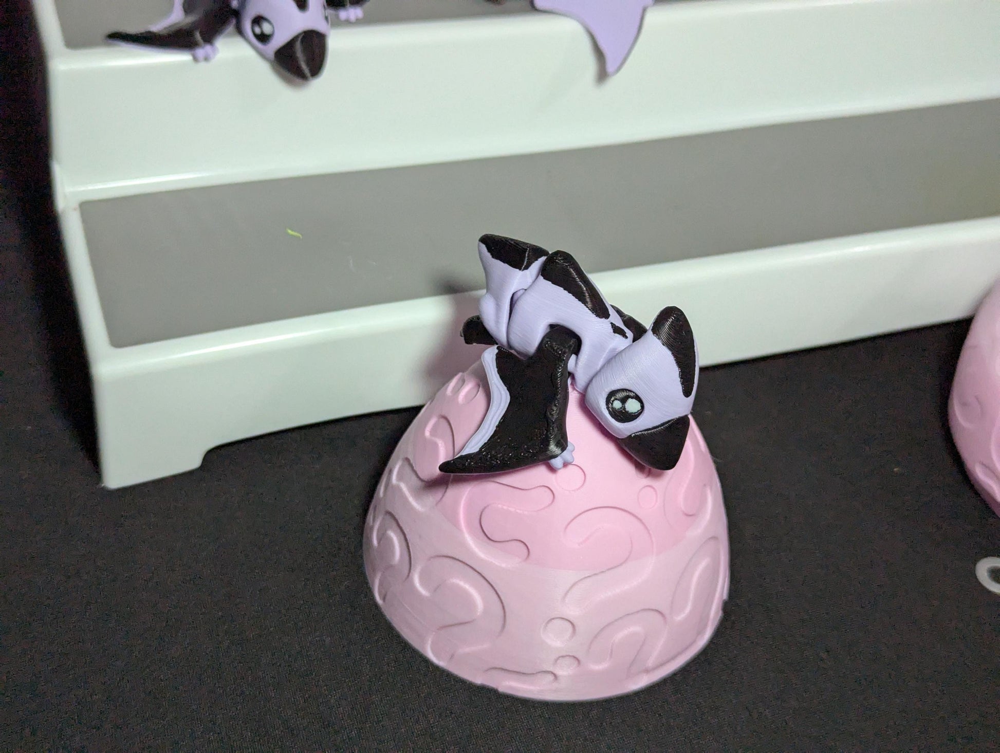 3D Printed Articulated Pterodactyl – Purple Black Flexible Dino Fidget Toy – Cute Dinosaur Figurine – Unique Gift for Dino Lovers – Desk Pet