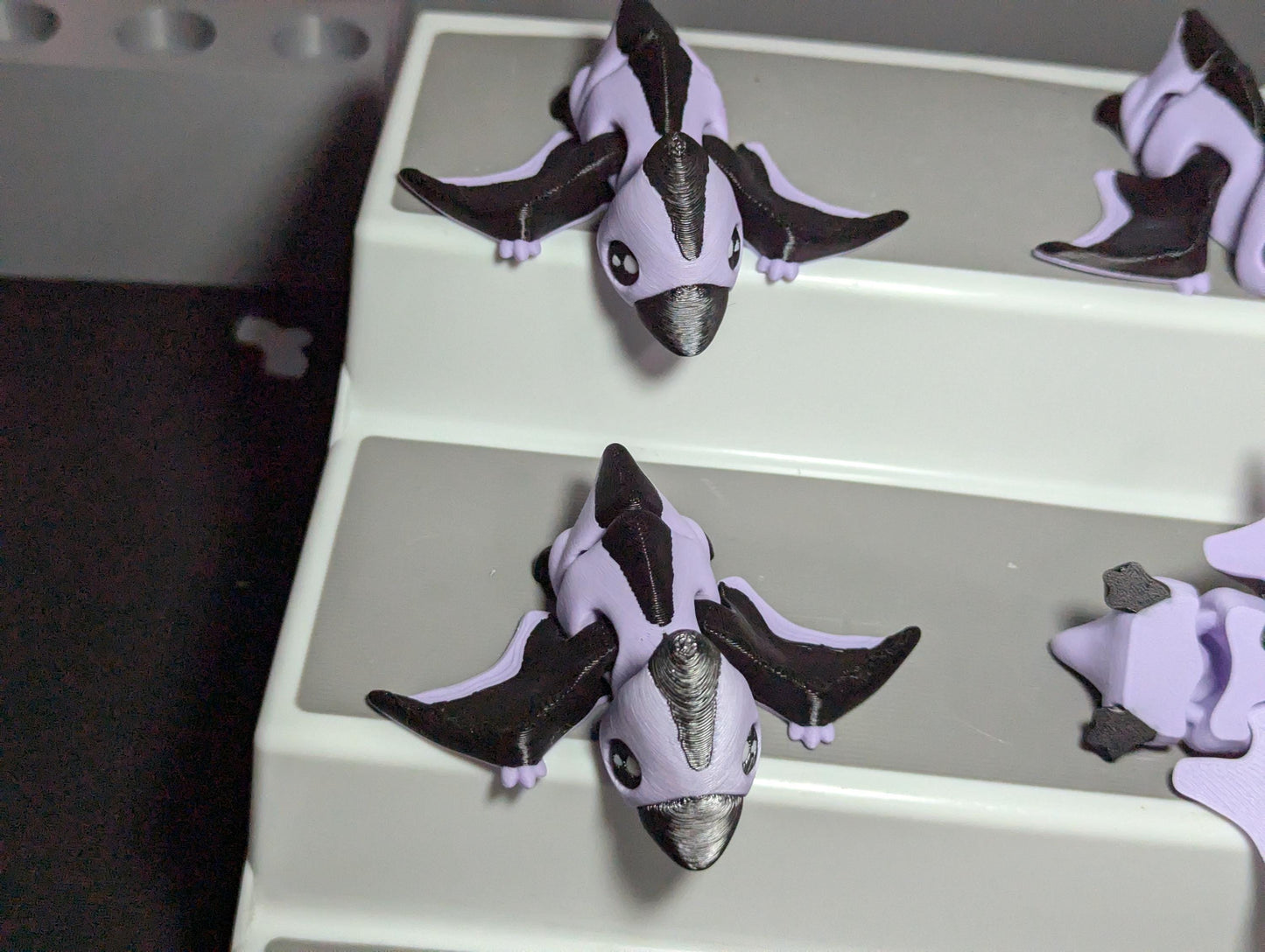 3D Printed Articulated Pterodactyl – Purple Black Flexible Dino Fidget Toy – Cute Dinosaur Figurine – Unique Gift for Dino Lovers – Desk Pet