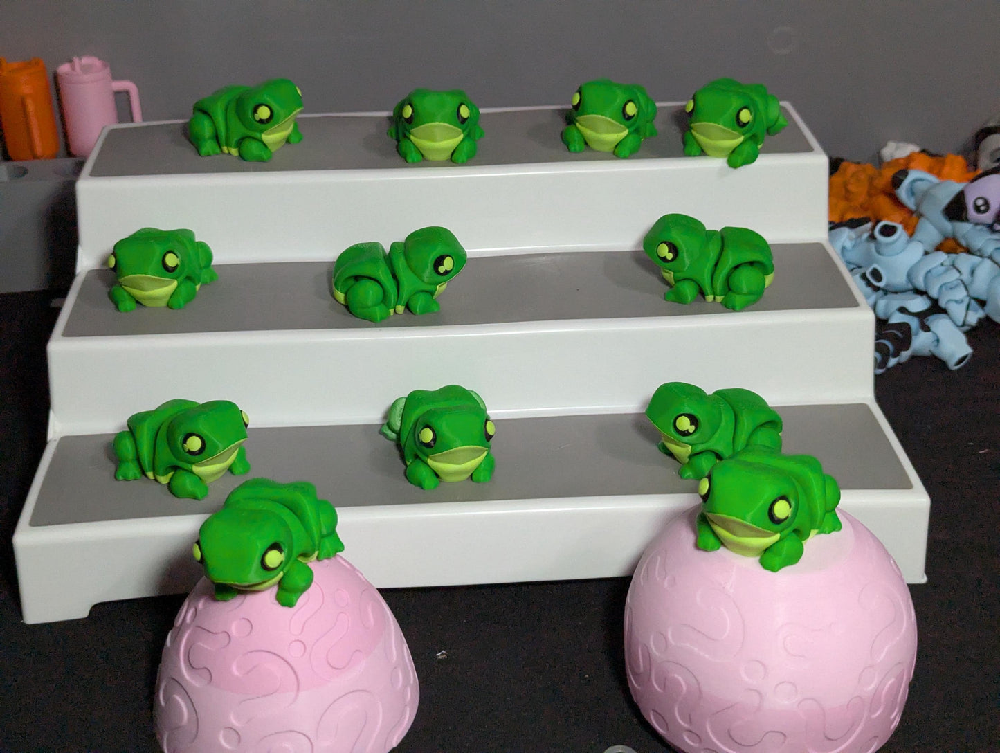 3D Printed Articulated Frog – Green Flexible Fidget Toy – Cute Frog Figurine – Unique Gift for Frog Lovers – Fun Desk Pet or Shelf Decor