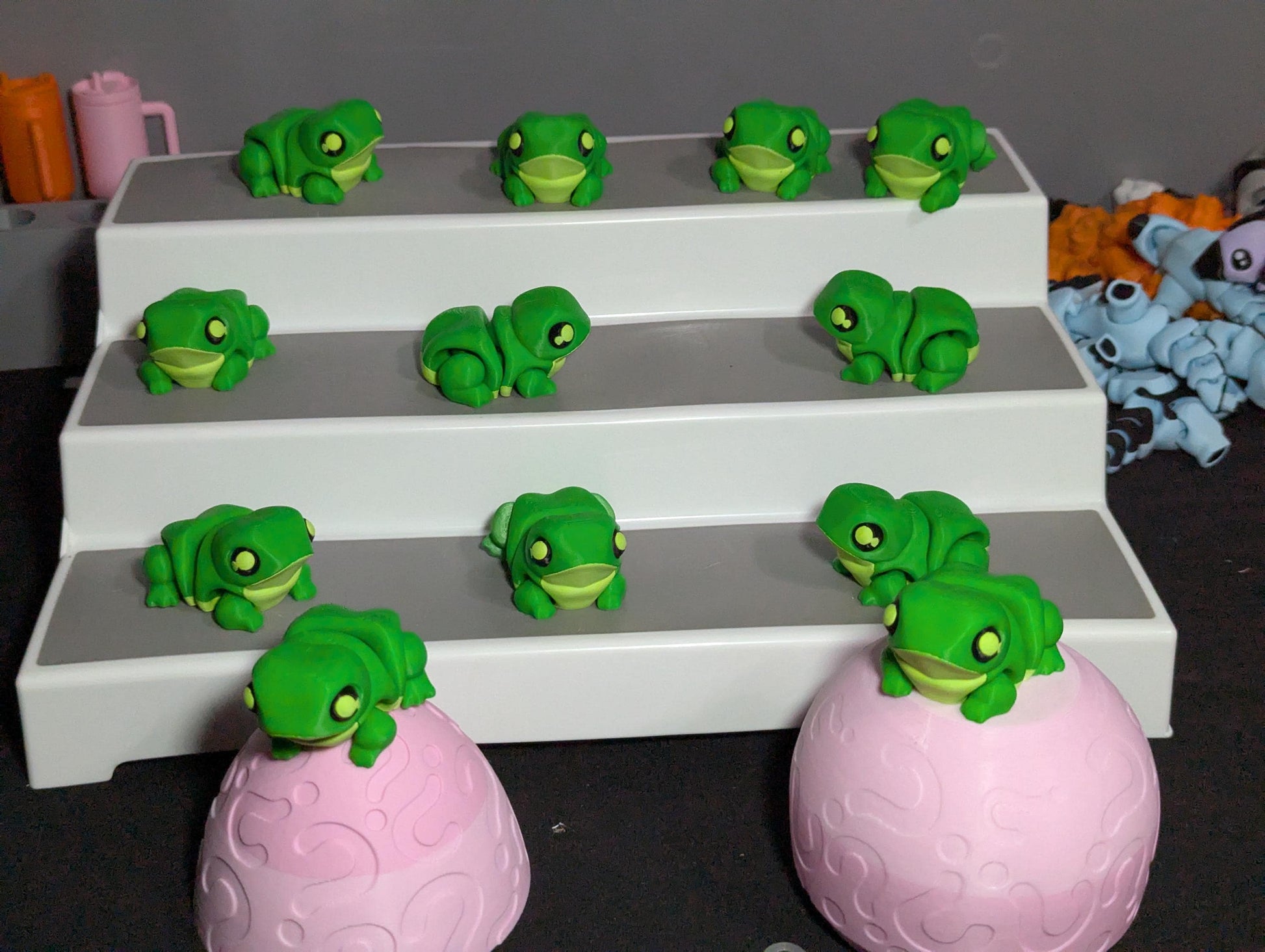 3D Printed Articulated Frog – Green Flexible Fidget Toy – Cute Frog Figurine – Unique Gift for Frog Lovers – Fun Desk Pet or Shelf Decor