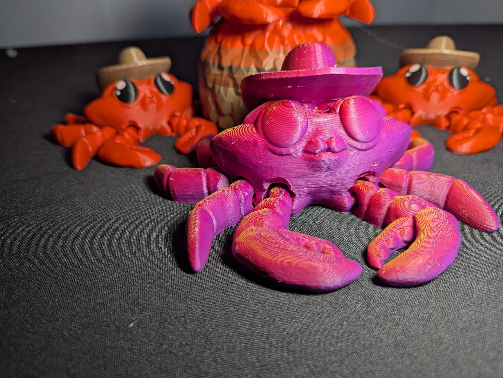 Cowboy Crab Figurines – 3D Printed Articulated Crabs with Hats | Cute Western Crustacean Toys | Multicolor Crab Decor