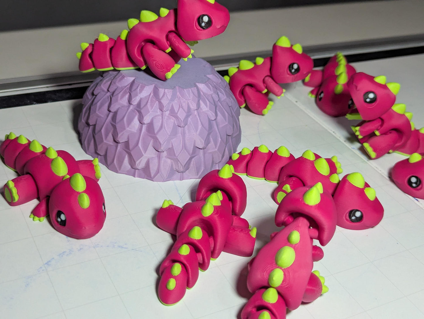 Mini Articulated Baby Dino – Pink & Green Fidget Toy – Cute Desk Pet or Gift
