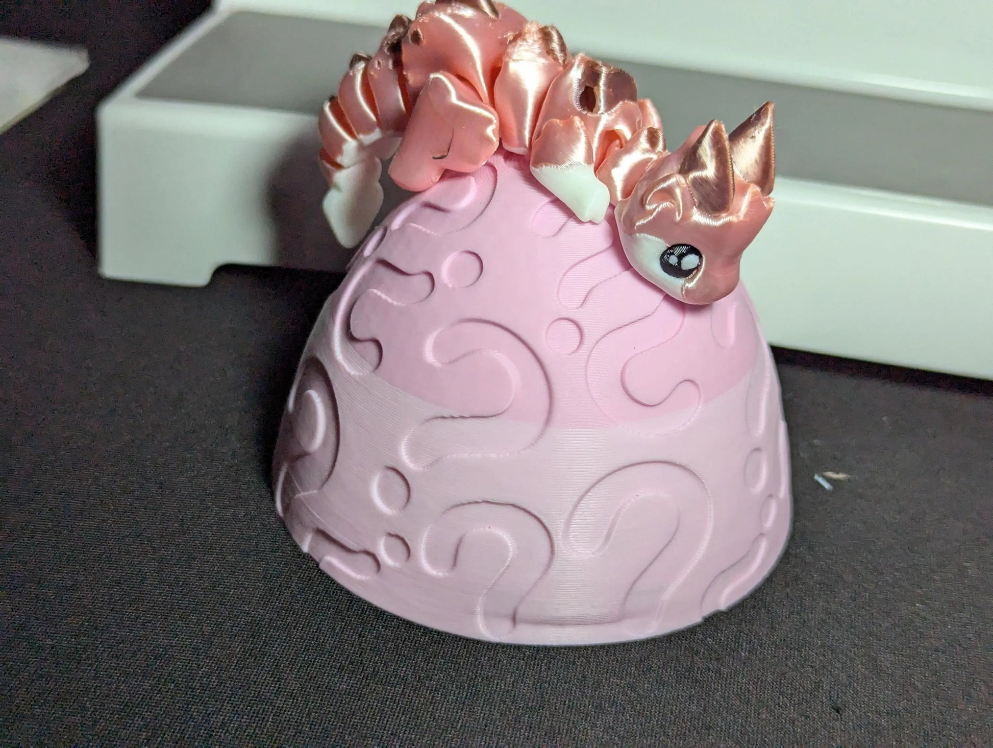 Articulated Rose Gold Baby Dragon Figurine – 3D Printed Fantasy Fidget Toy Cute Flexible Desk Pet Unique Gift for Dragon & Mythical Lovers
