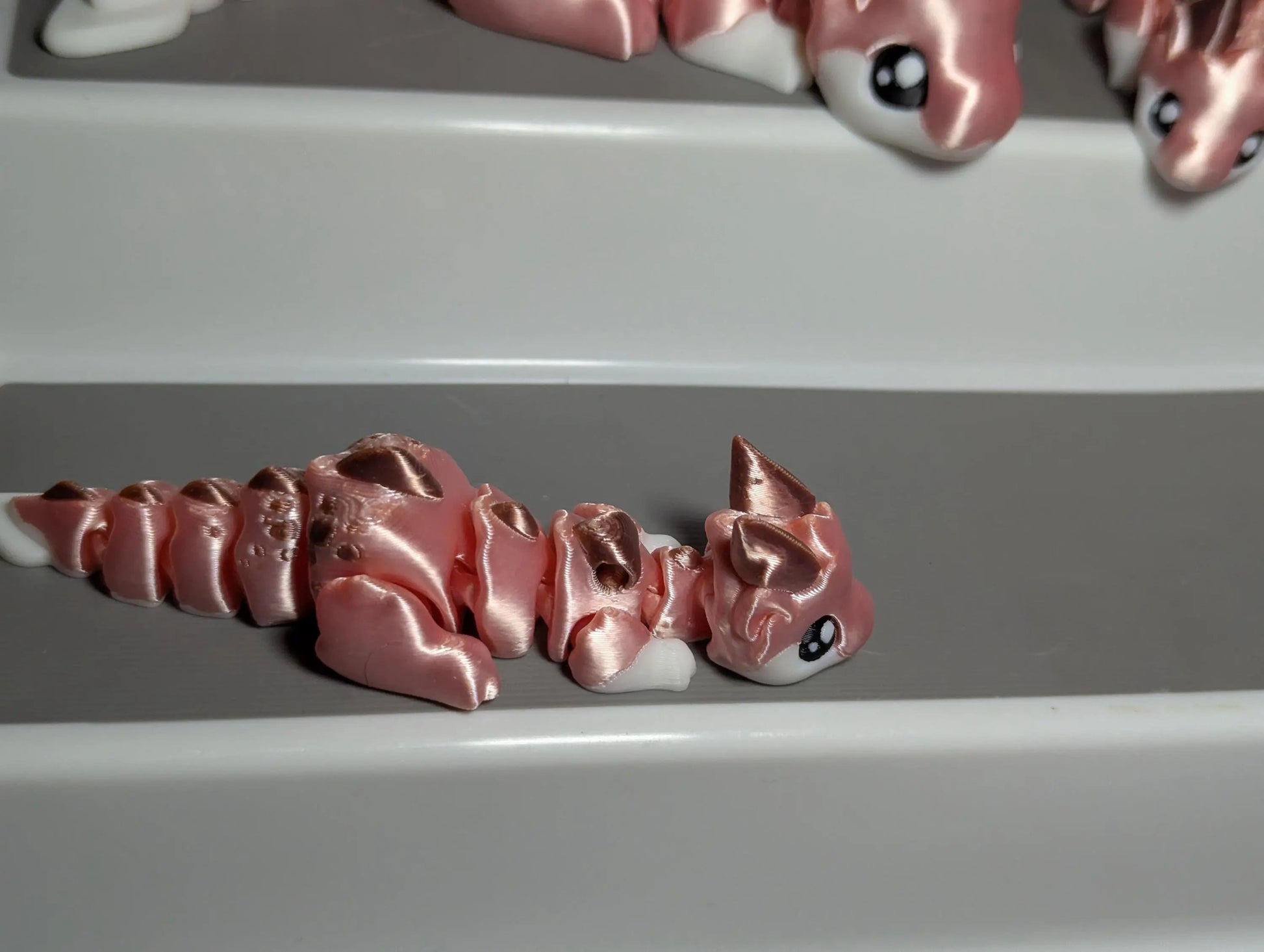 Articulated Rose Gold Baby Dragon Figurine – 3D Printed Fantasy Fidget Toy Cute Flexible Desk Pet Unique Gift for Dragon & Mythical Lovers