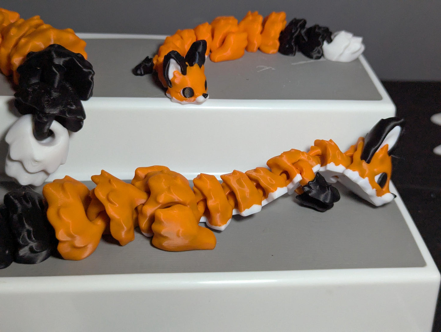 3D Printed Articulated Fox – Orange Black White Flexible Fidget Toy – Cute Fantasy Animal Desk Pet – Unique Gift for Fox Lovers & Collectors