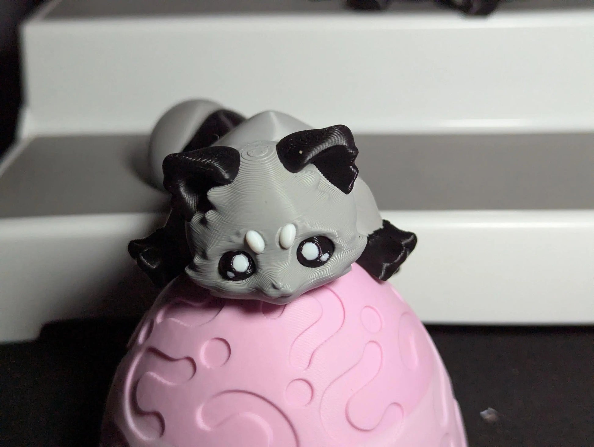 3D Printed Articulated Raccoon – Gray Black Flexible Fidget Toy – Cute Animal Figurine – Unique Gift for Raccoon Lovers – Desk Pet or Decor