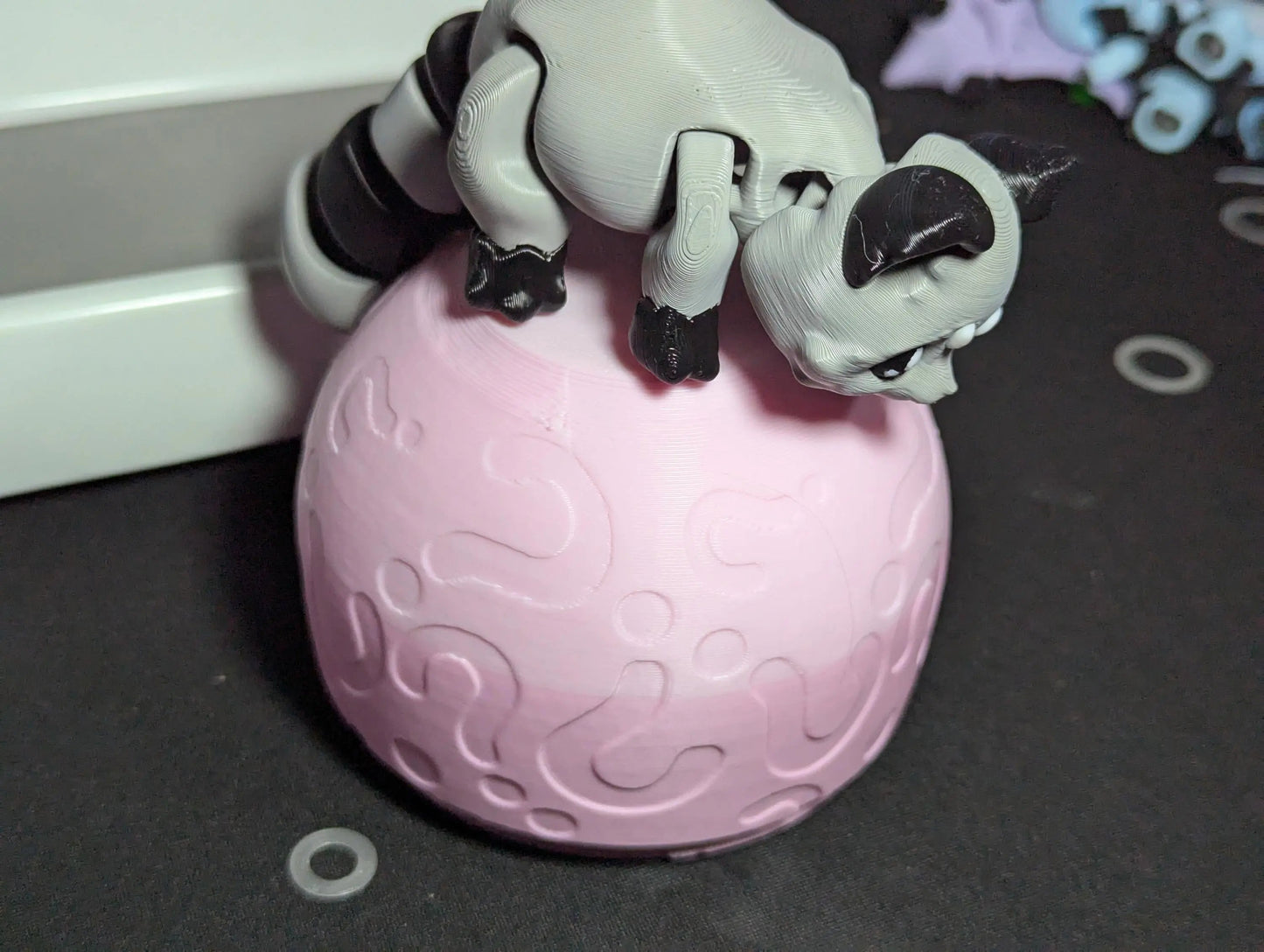 3D Printed Articulated Raccoon – Gray Black Flexible Fidget Toy – Cute Animal Figurine – Unique Gift for Raccoon Lovers – Desk Pet or Decor