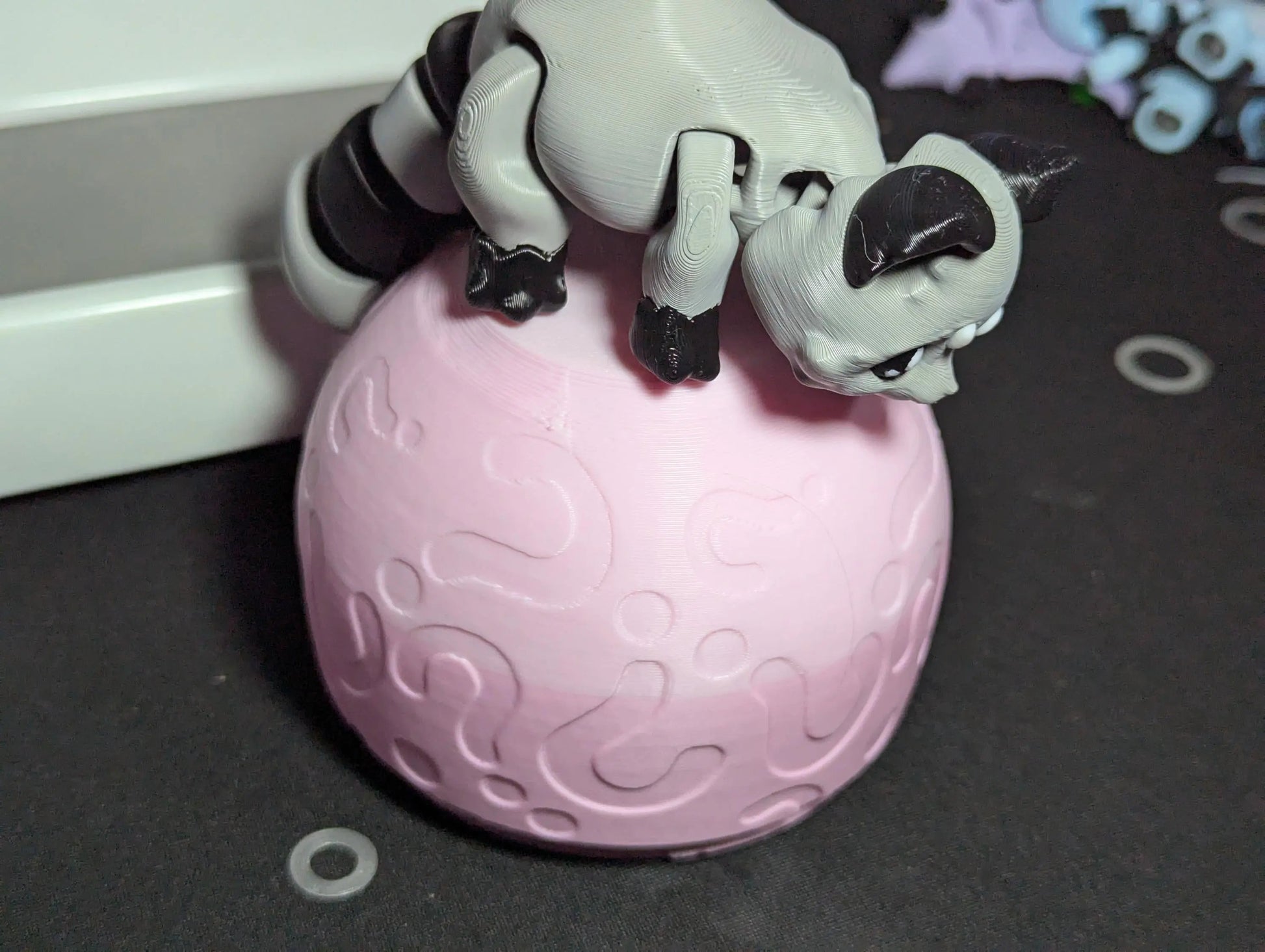 3D Printed Articulated Raccoon – Gray Black Flexible Fidget Toy – Cute Animal Figurine – Unique Gift for Raccoon Lovers – Desk Pet or Decor