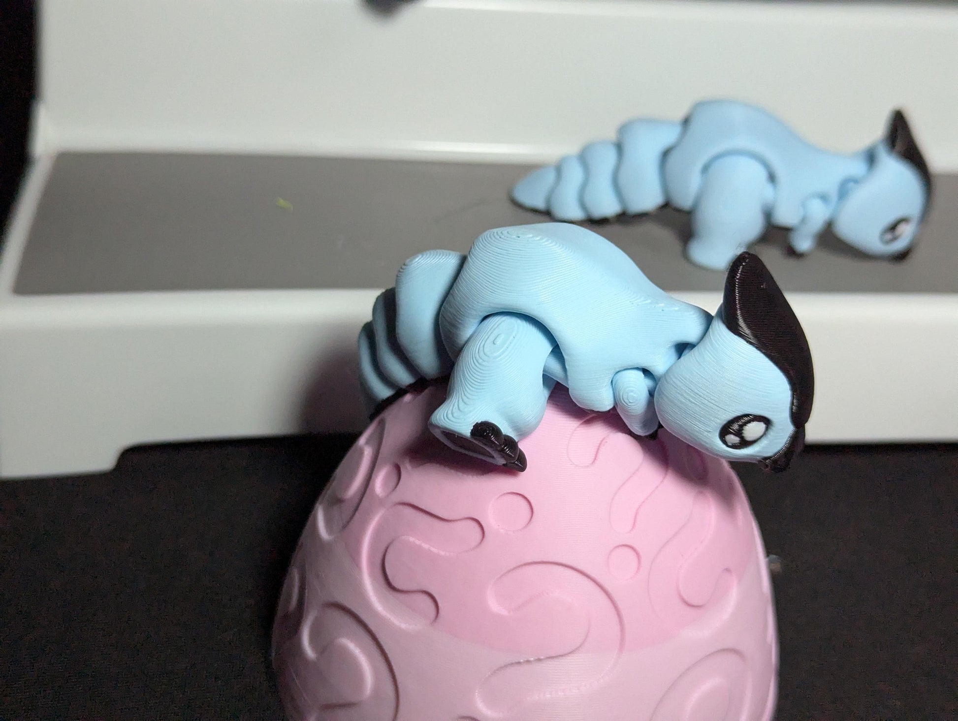 3D Printed Articulated Parasaur Blue Black Flexible Dinosaur Fidget Toy Cute Dino Figurine Unique Gift for Dinosaur Lovers Desk Pet Decor