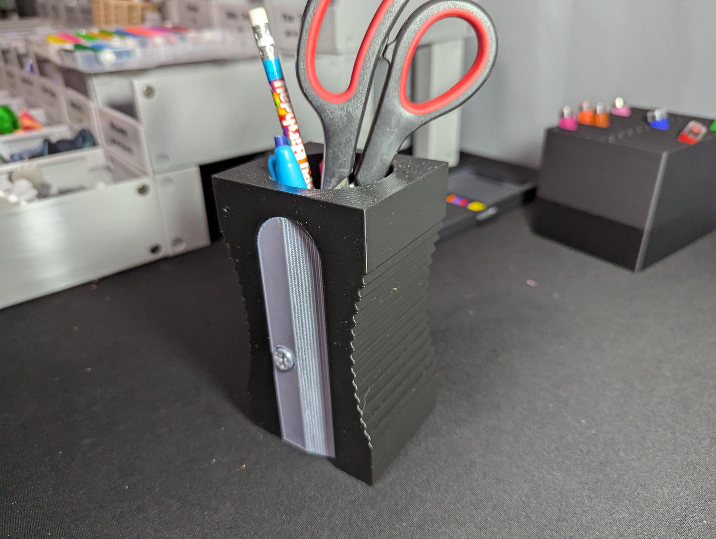 Giant Pencil Sharpener Desk Organizer 3D Printed Pen Holder Office Supplies Storage Novelty Decor