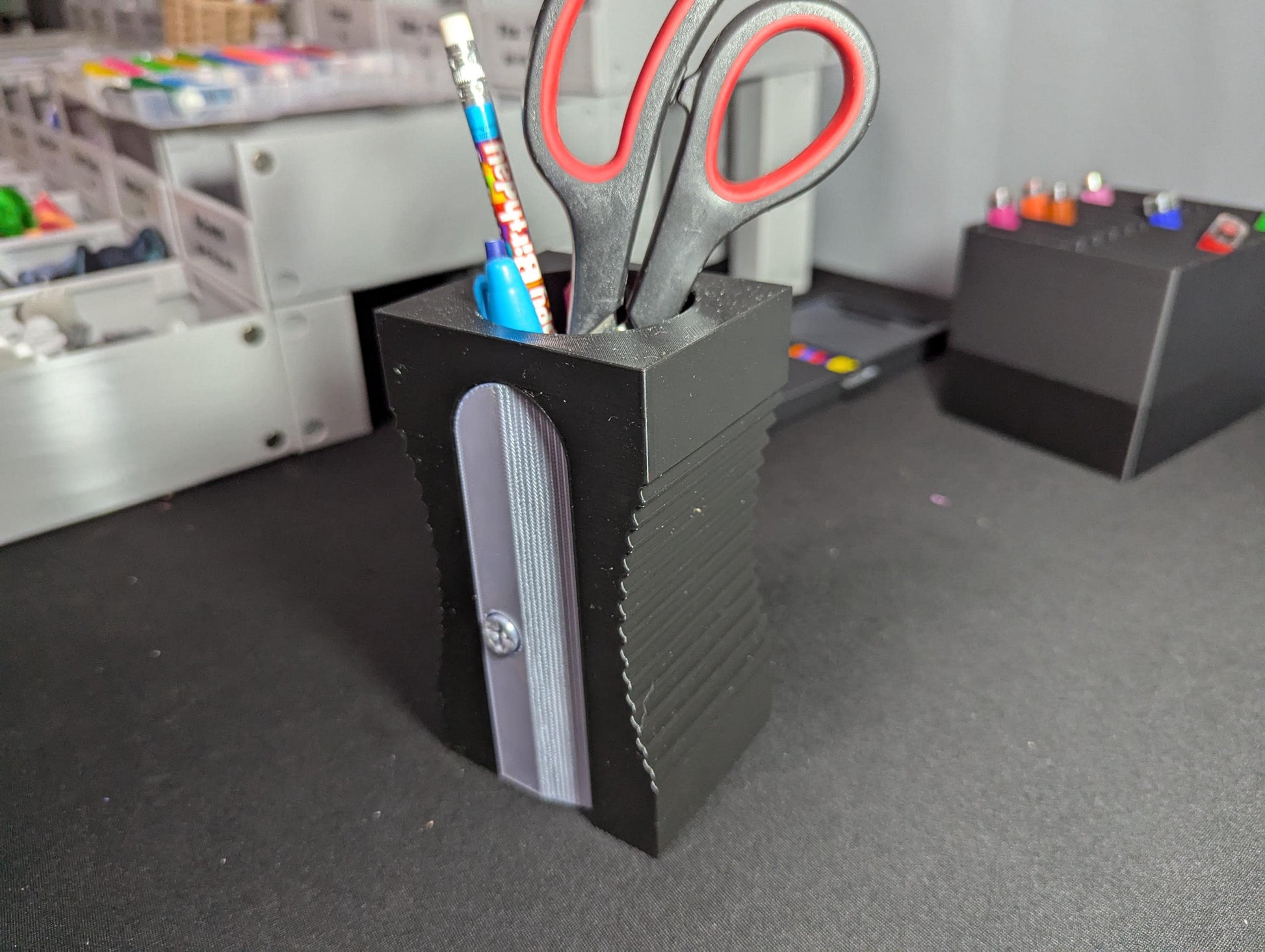 Giant Pencil Sharpener Desk Organizer 3D Printed Pen Holder Office Supplies Storage Novelty Decor