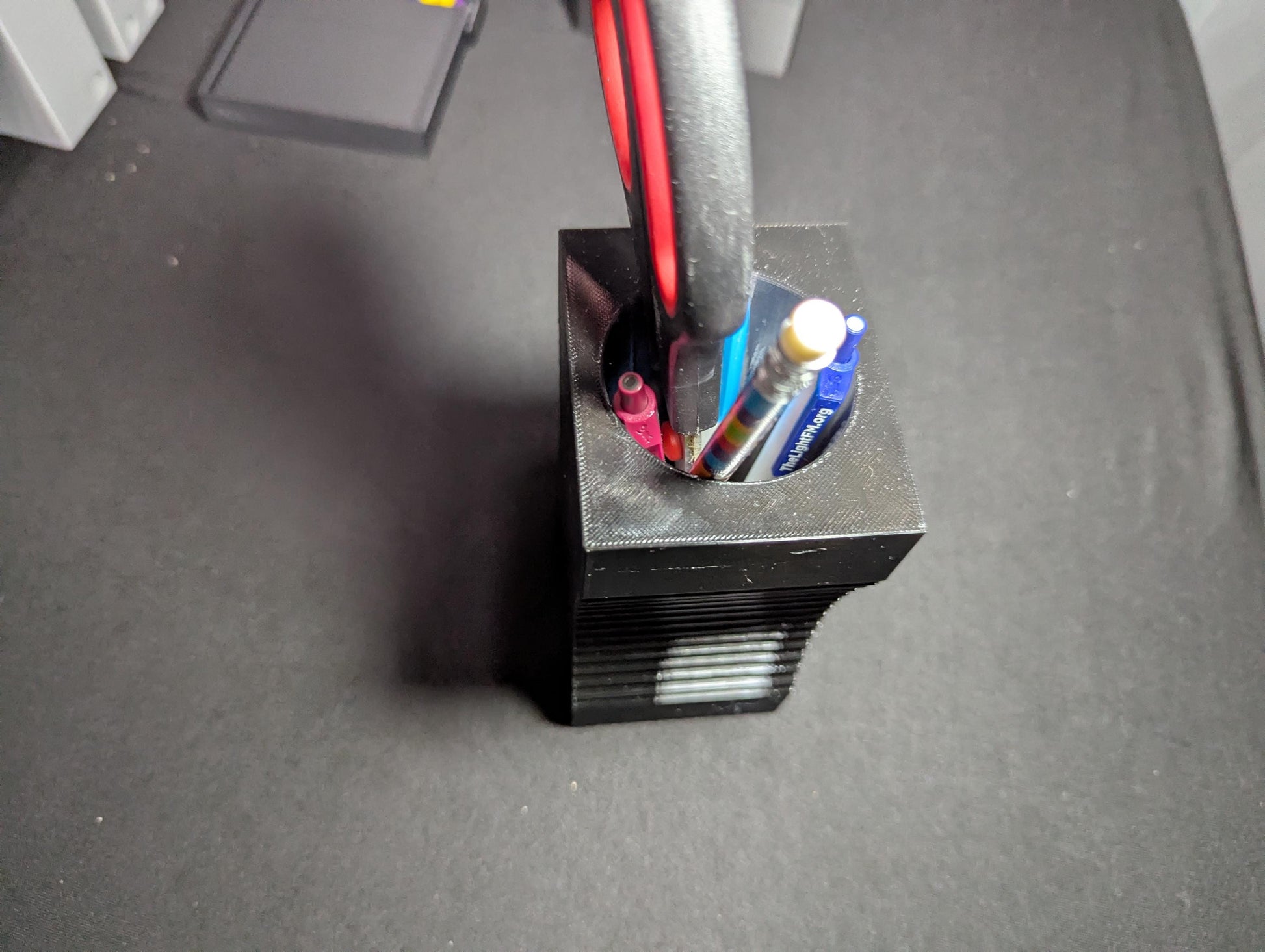 Giant Pencil Sharpener Desk Organizer 3D Printed Pen Holder Office Supplies Storage Novelty Decor