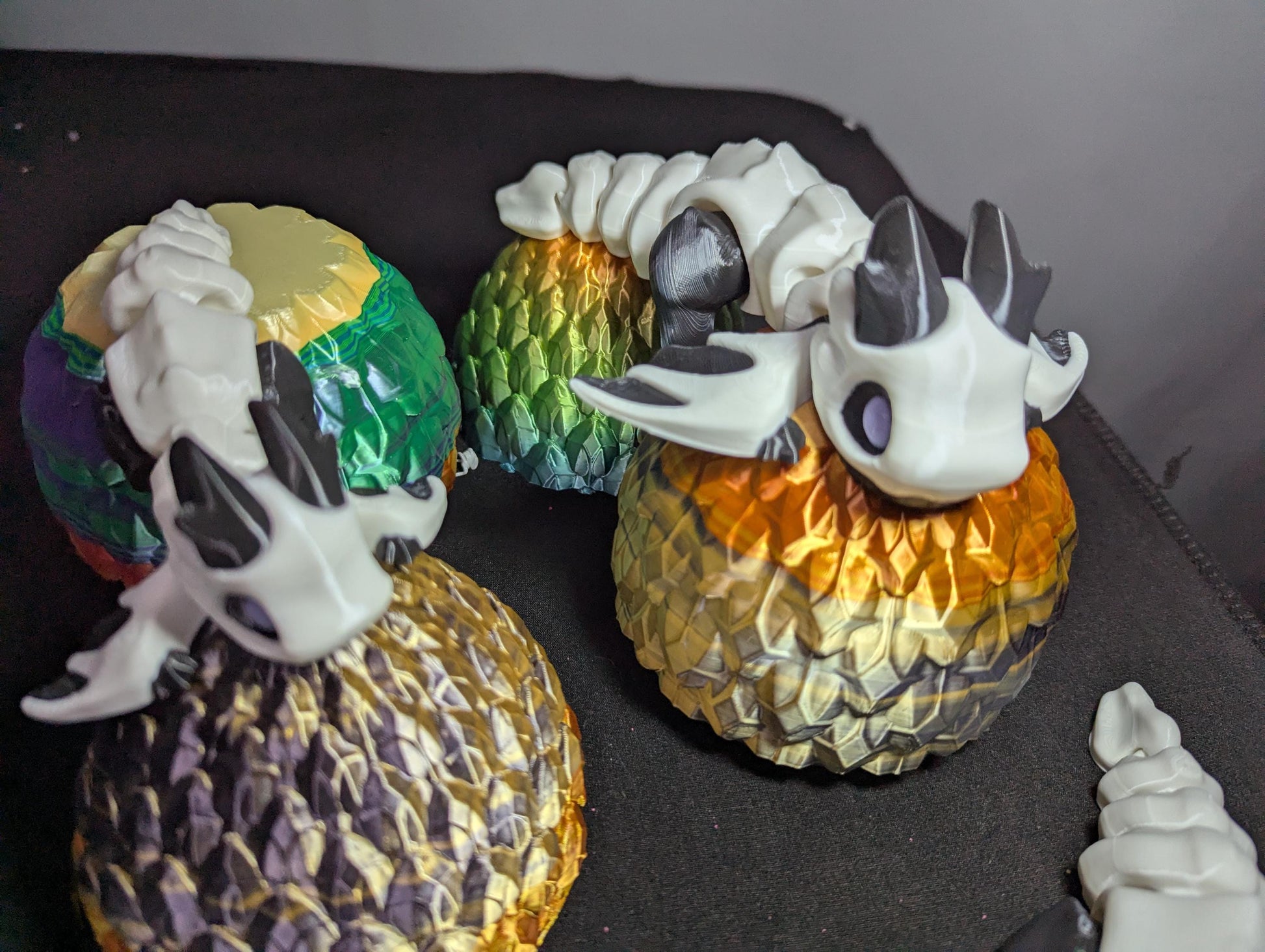 Skeleton Dragon Bone Marrow 3D Printed Articulated Gothic Fantasy Fidget Toy White Anatomical Anxiety and ADHD Stress Relief Fidget