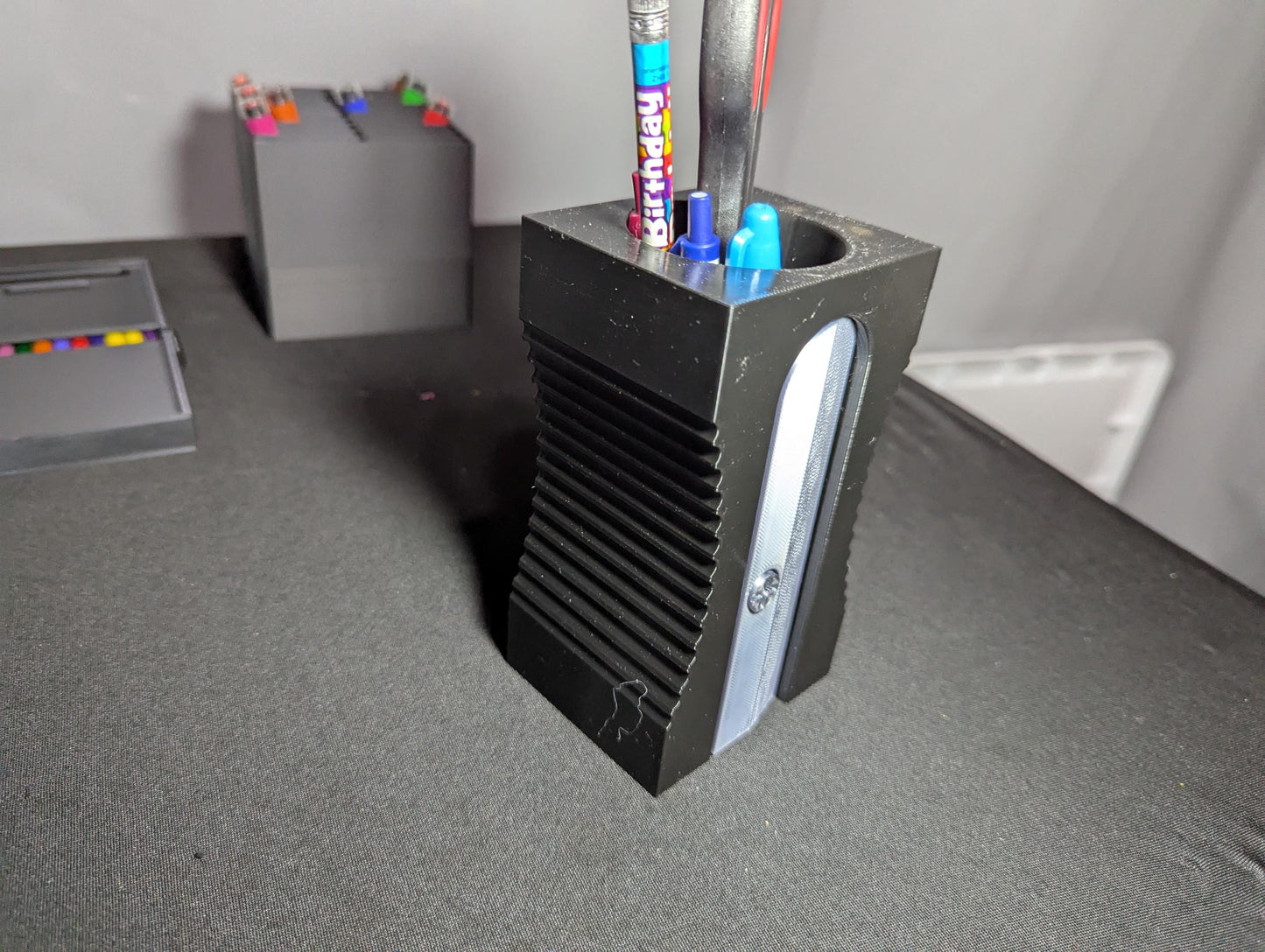 Giant Pencil Sharpener Desk Organizer 3D Printed Pen Holder Office Supplies Storage Novelty Decor