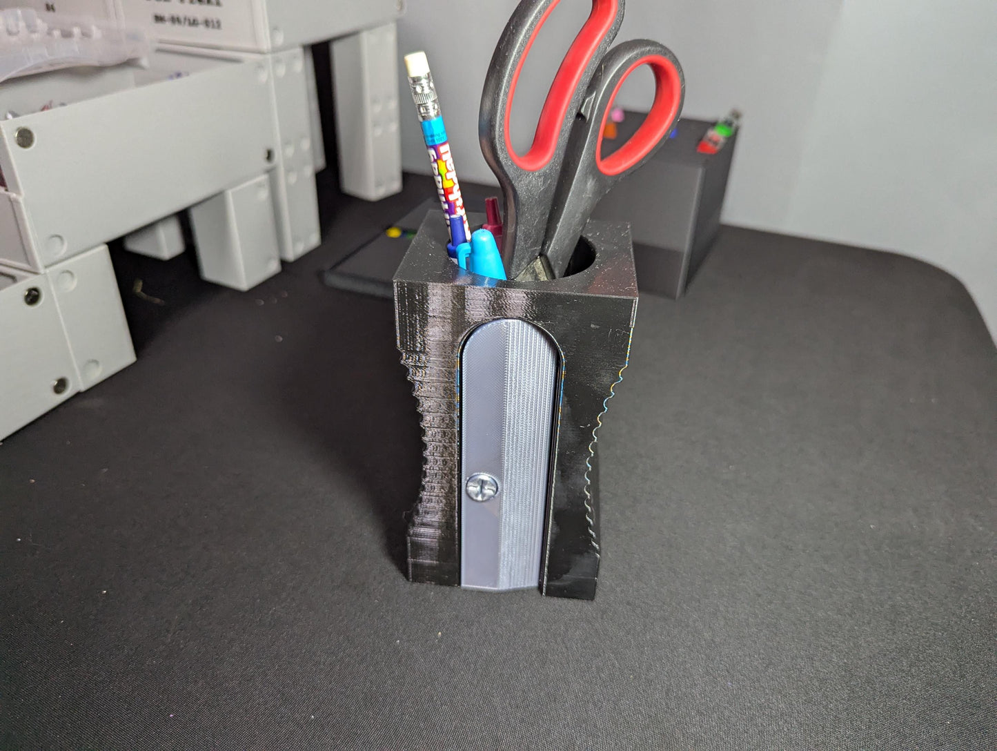 Giant Pencil Sharpener Desk Organizer 3D Printed Pen Holder Office Supplies Storage Novelty Decor