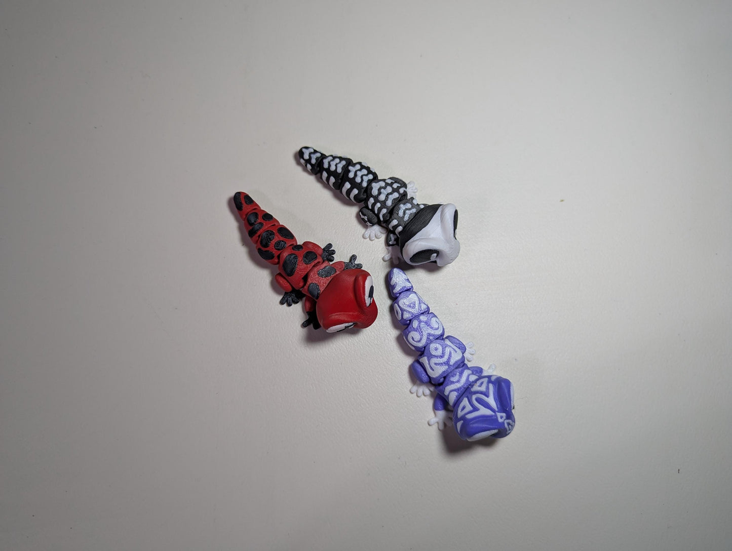 Articulated Gecko with spinning head Spooky Bones, Tribal Swirls & Spots
