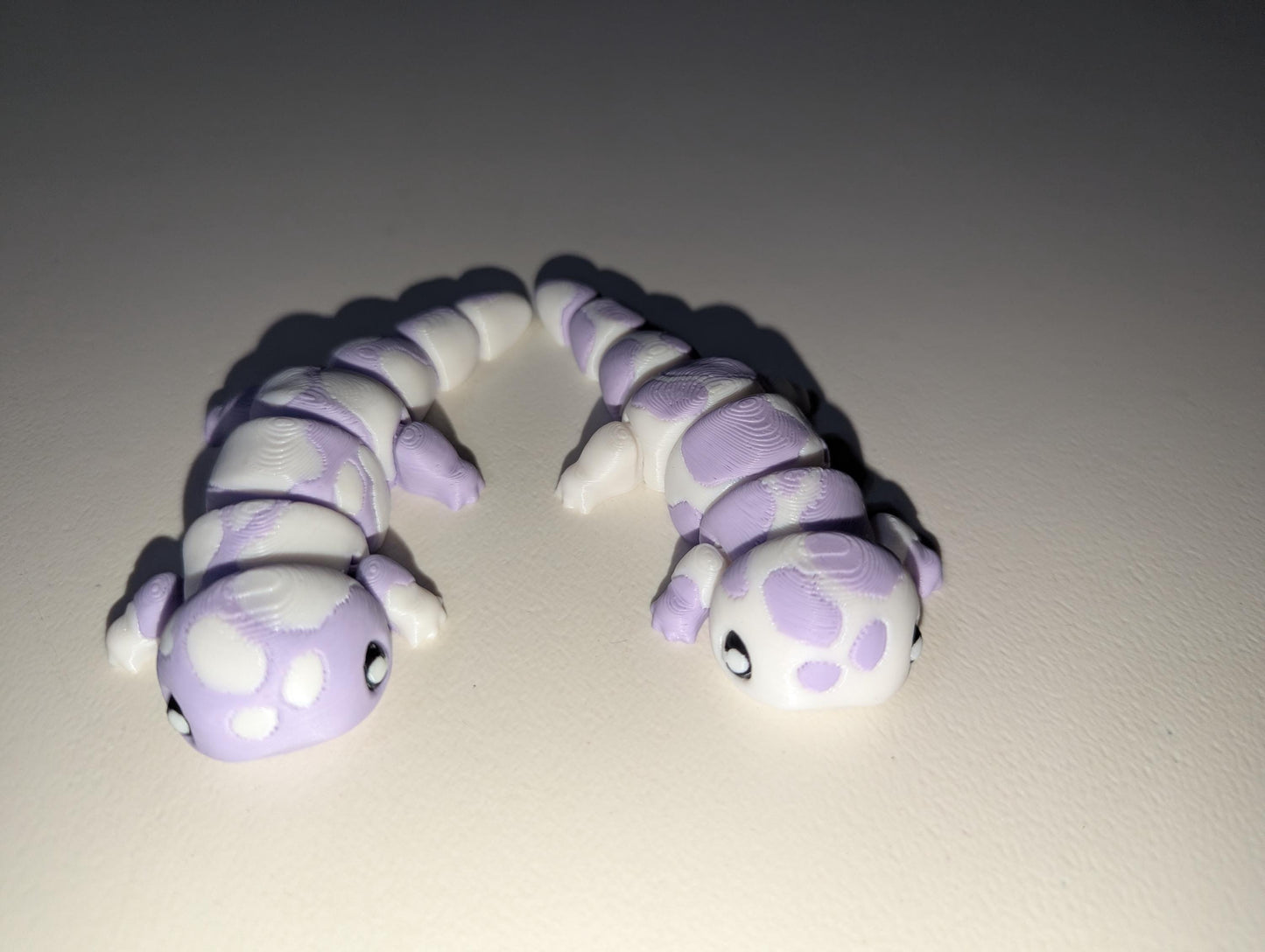 Articulated Salamander – 3D Printed Fidget Toy | Cute Desk Pet Lizard | Flexible Collectible Figurine