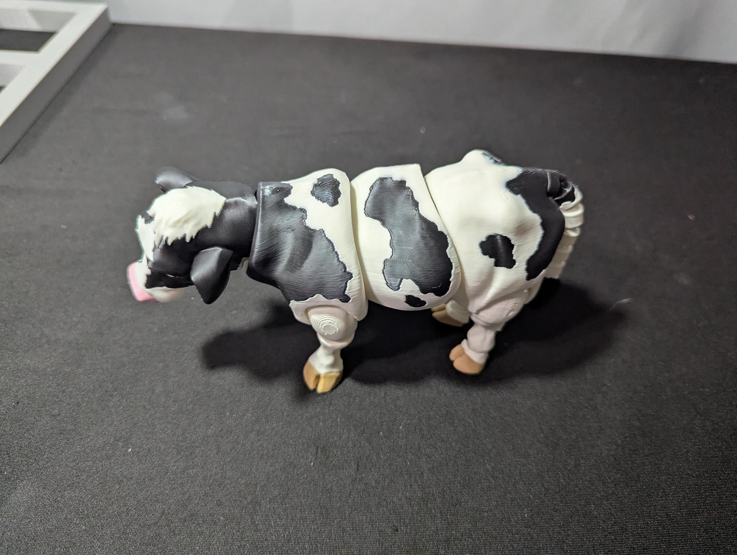 Articulated Cow 3D Printed Flexible Fidget Multi-Joint Swappable Head Farm Animal Toy Desk Pet