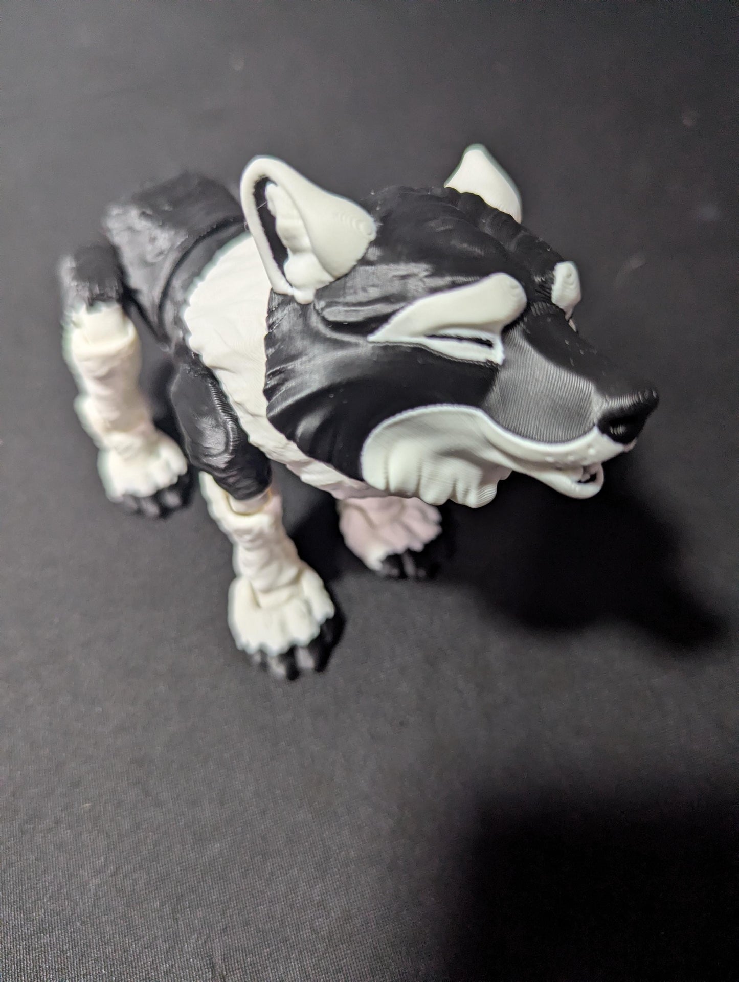 Articulated Wolf Figure with Interchangeable Heads – 3D Printed Wolf Collectible
