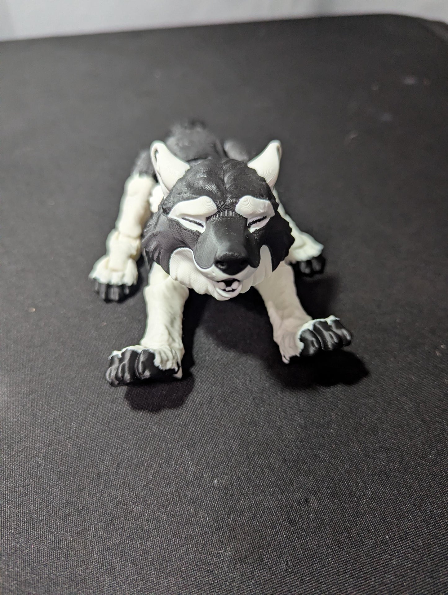 Articulated Wolf Figure with Interchangeable Heads – 3D Printed Wolf Collectible