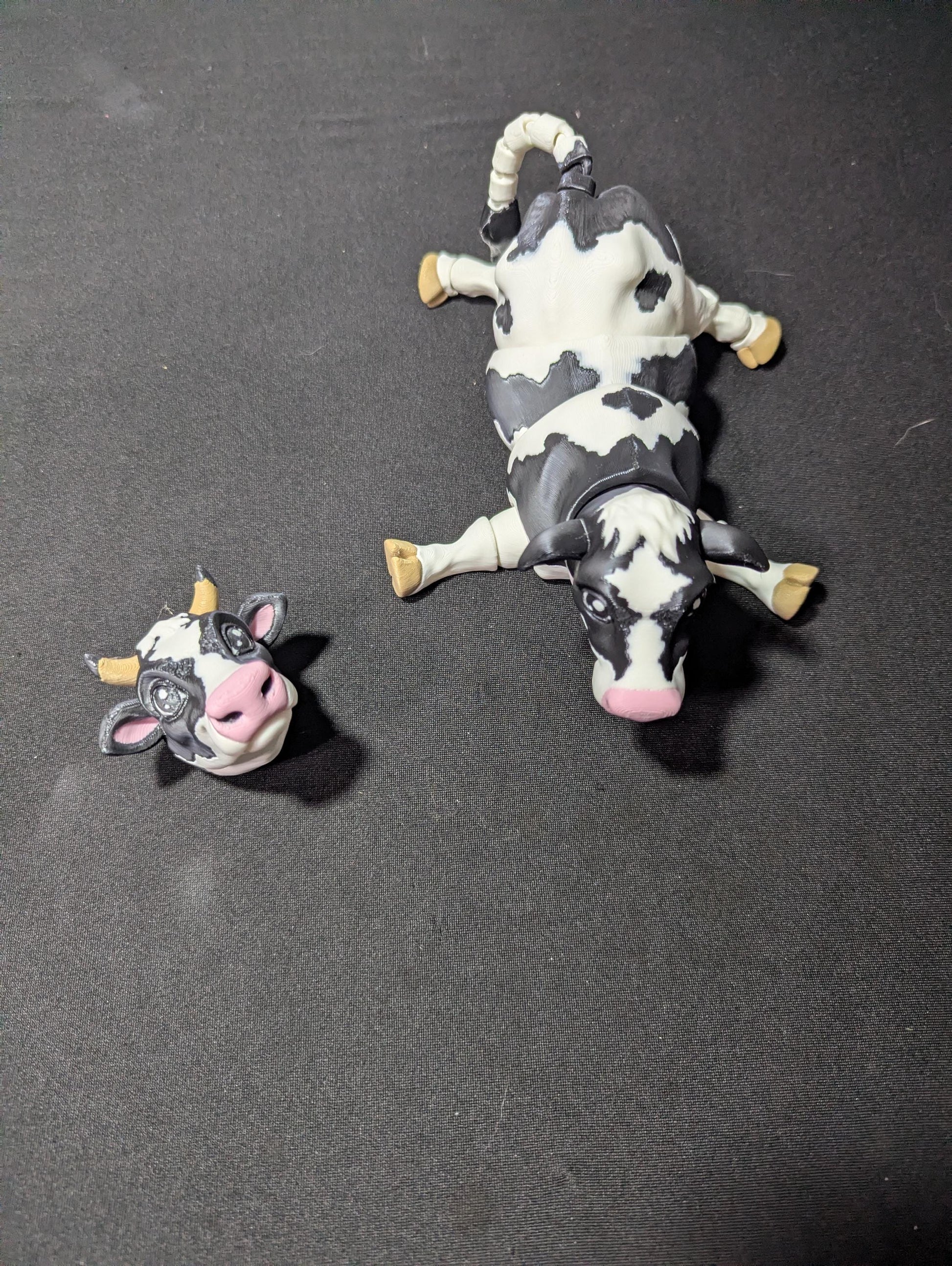 Articulated Cow 3D Printed Flexible Fidget Multi-Joint Swappable Head Farm Animal Toy Desk Pet