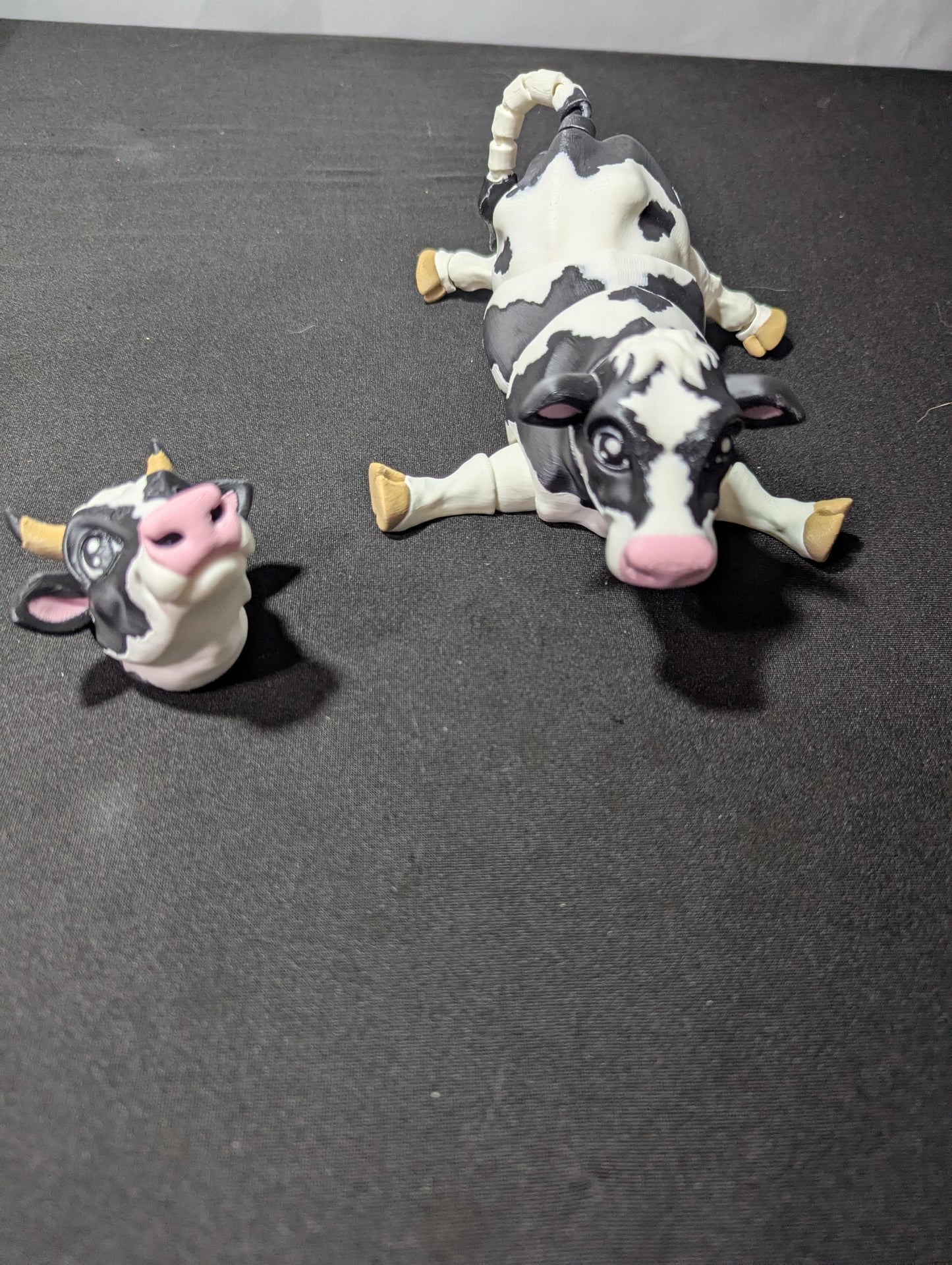 Articulated Cow 3D Printed Flexible Fidget Multi-Joint Swappable Head Farm Animal Toy Desk Pet